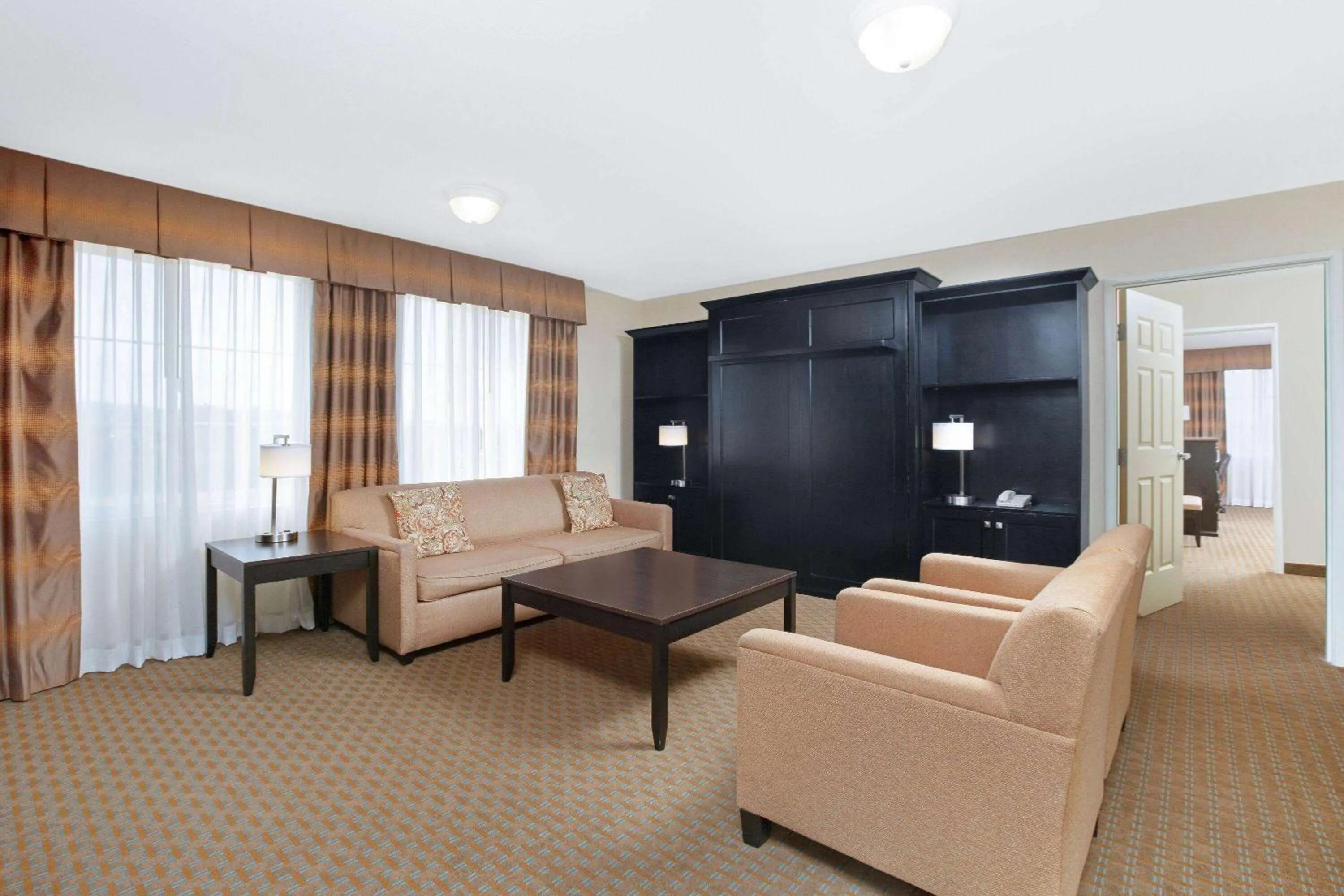 Queen Family Suite - Non-Smoking in La Quinta by Wyndham Paso Robles