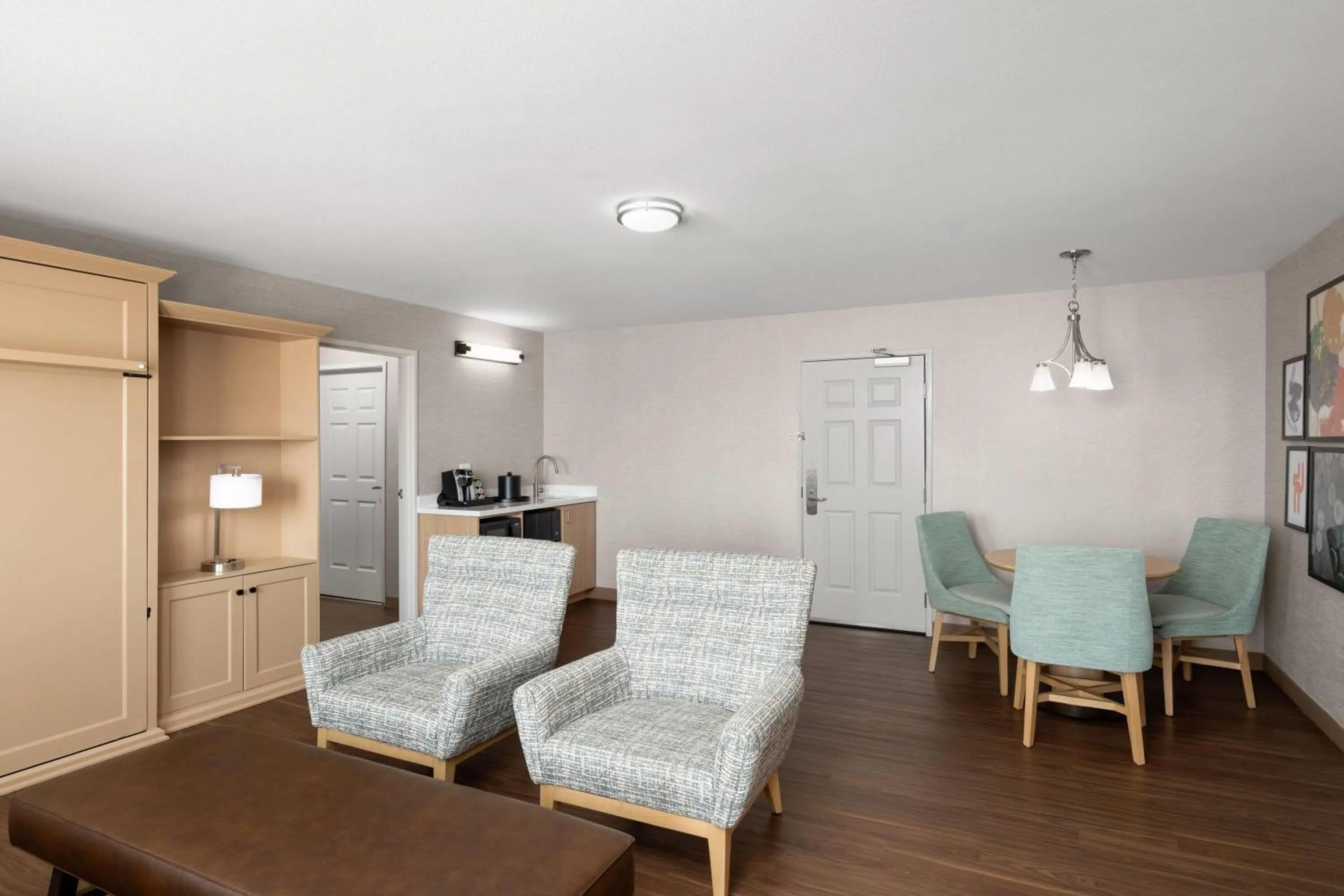 Photo of the whole room in La Quinta by Wyndham Paso Robles