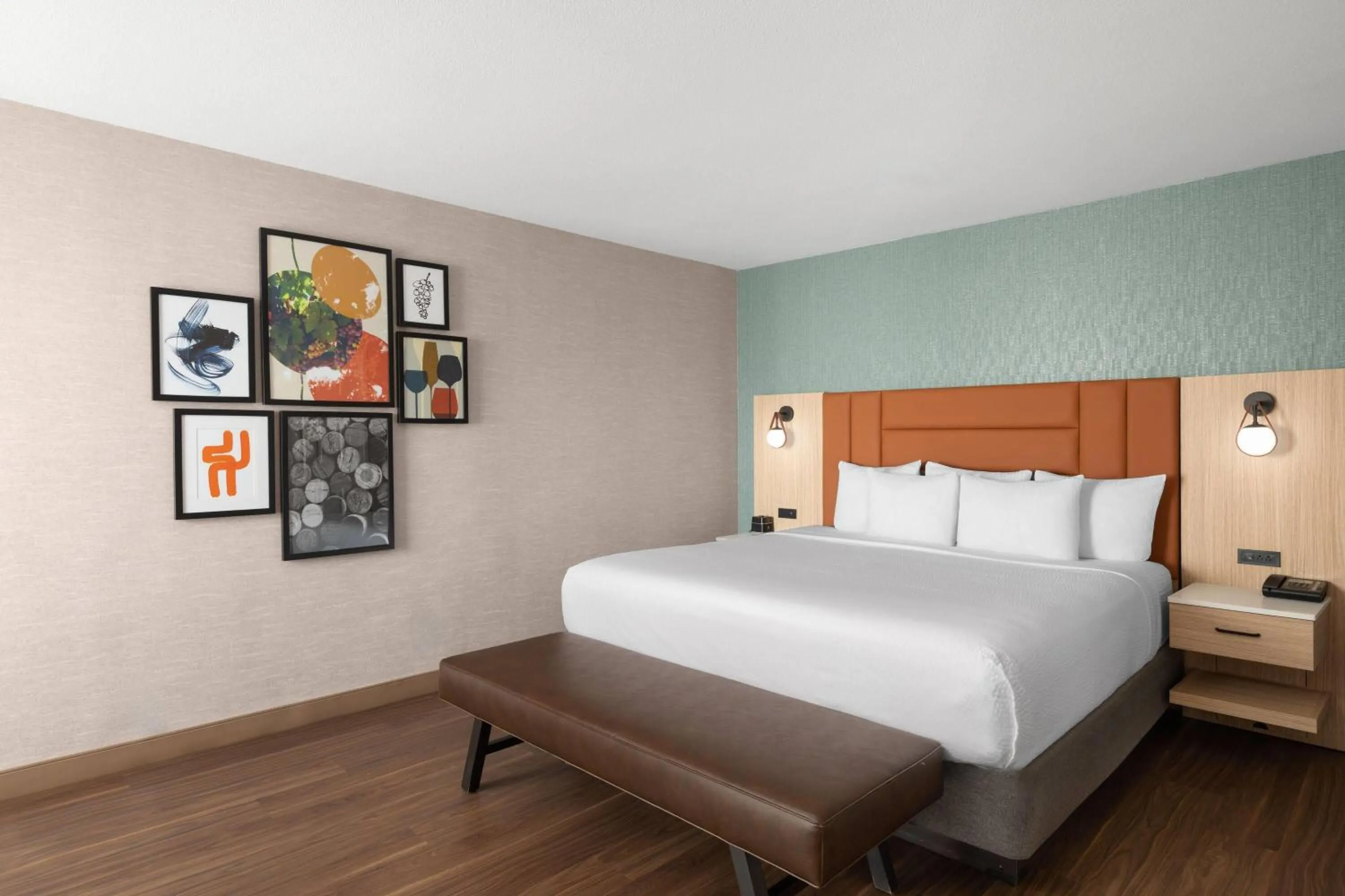 Photo of the whole room, Bed in La Quinta by Wyndham Paso Robles