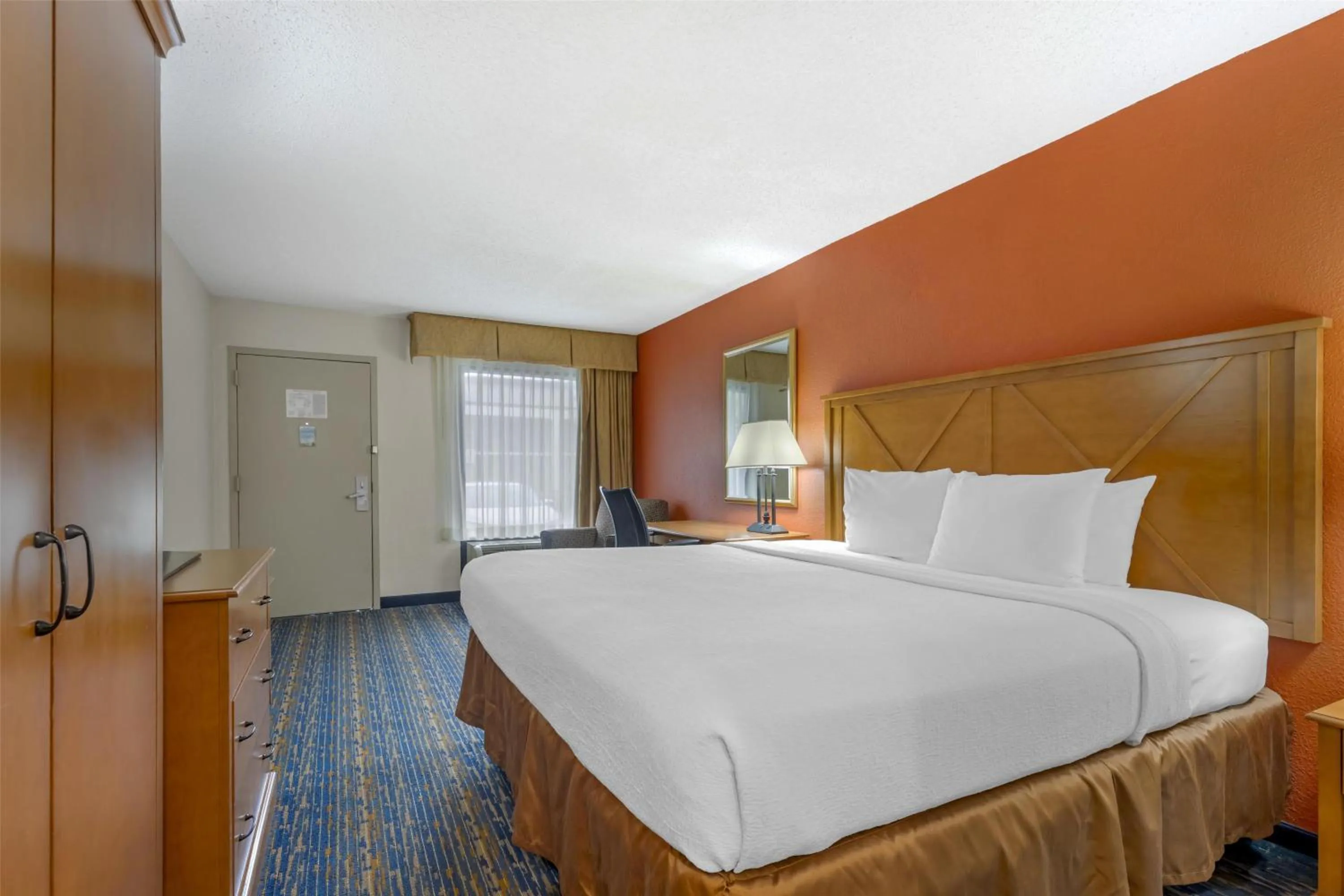 Bedroom, Bed in Best Western Dulles Airport Inn