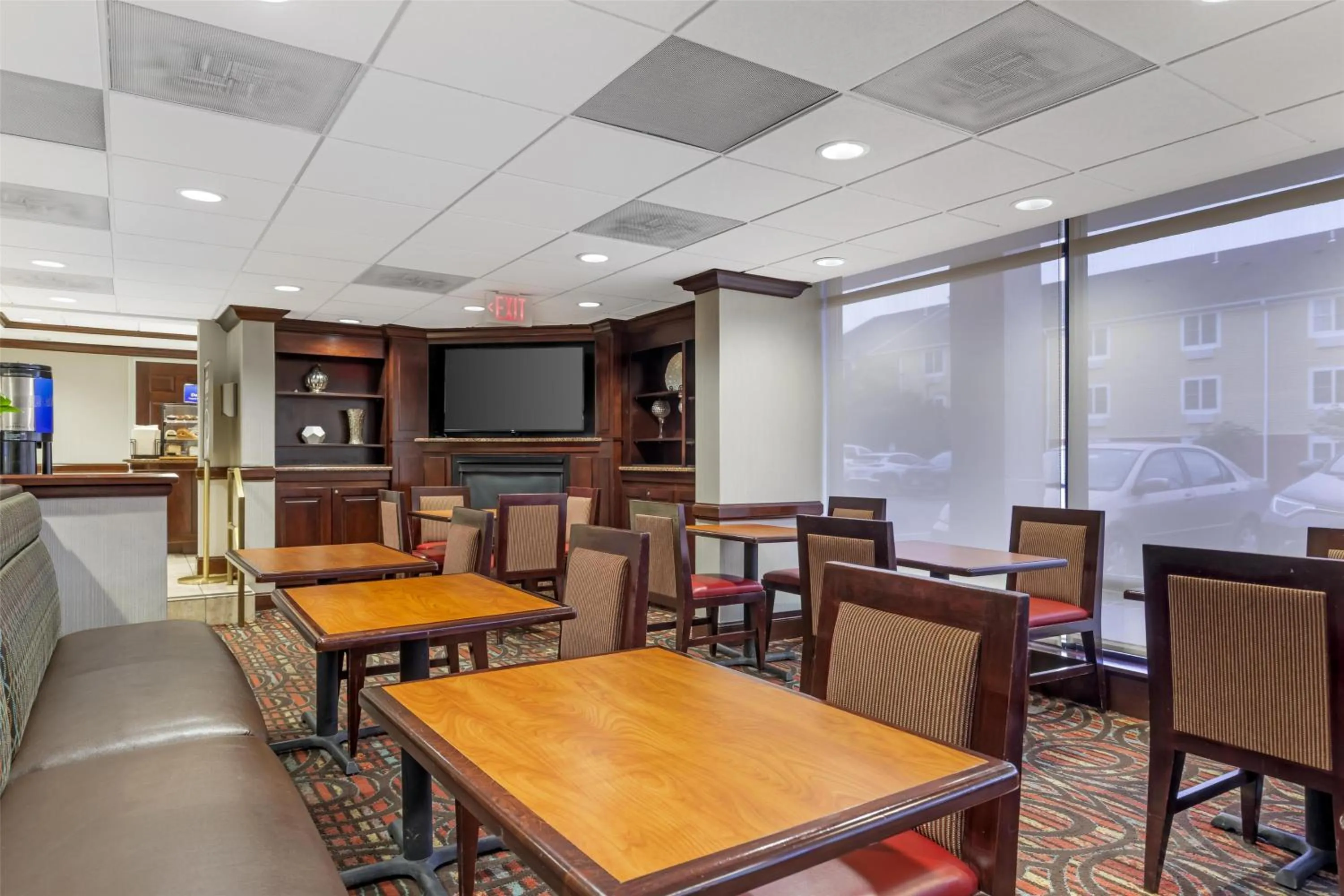 Breakfast in Best Western Dulles Airport Inn