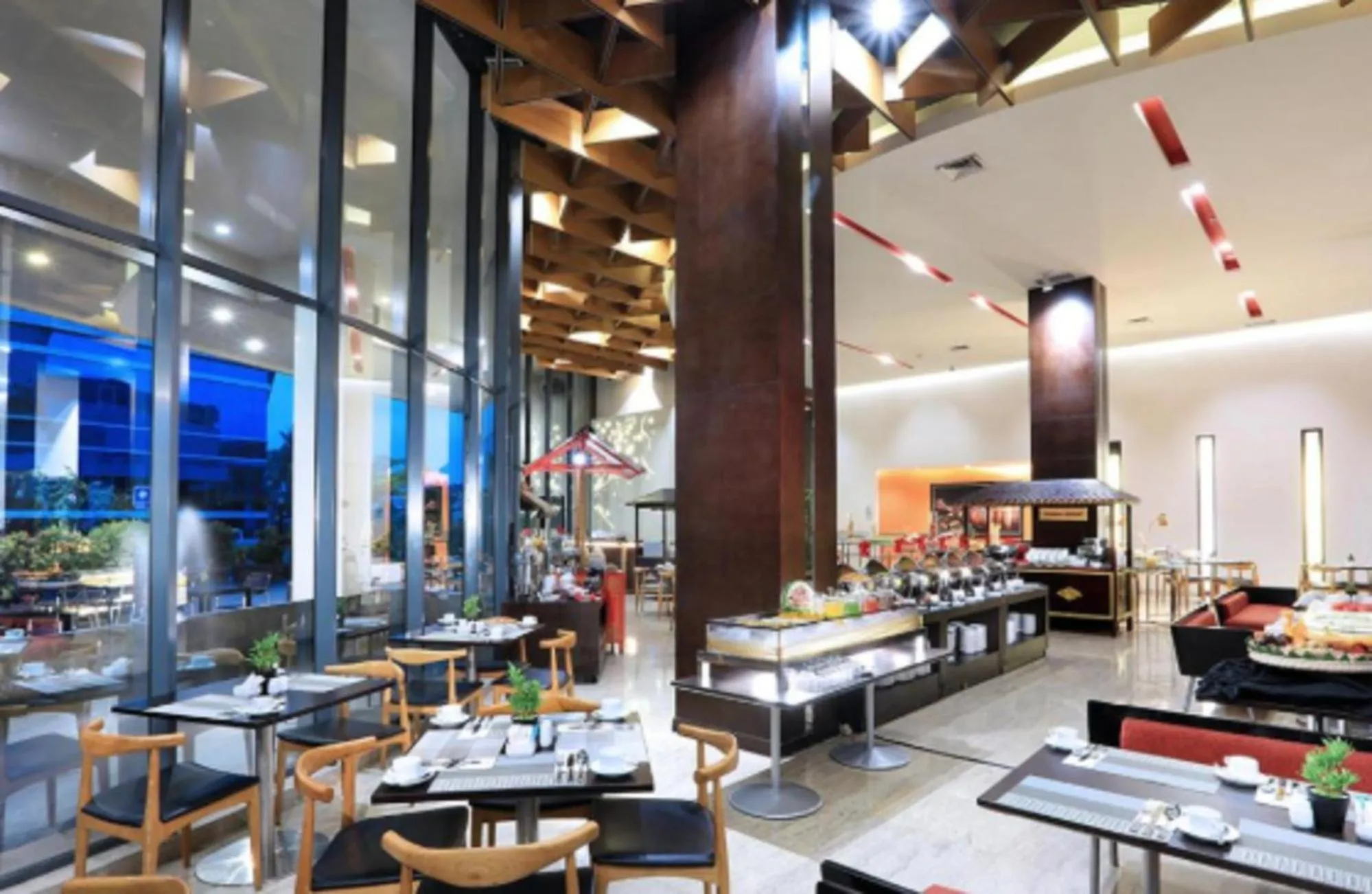 Restaurant/places to eat in Aston Palembang Hotel & Conference Centre