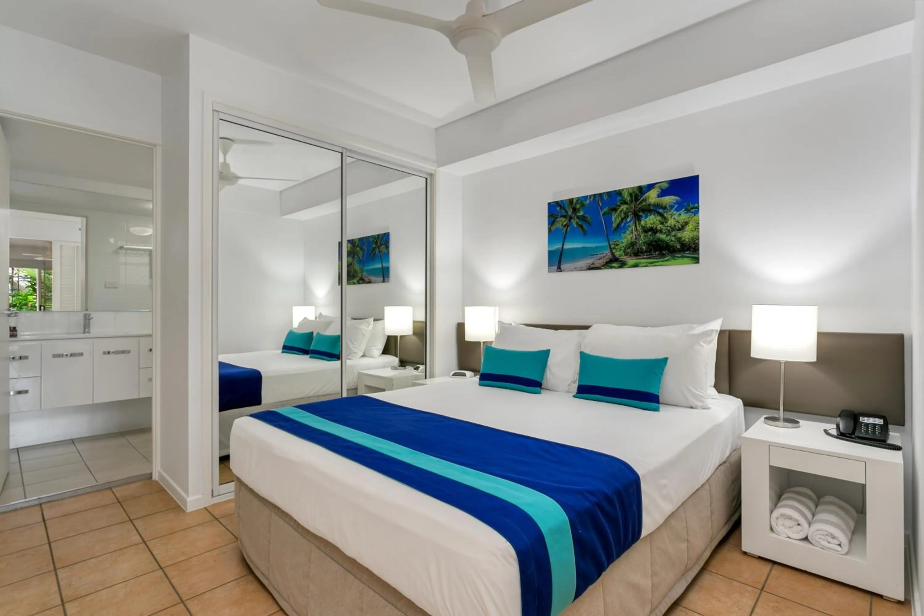 Bed in Port Douglas Apartments - Adults Only Oasis