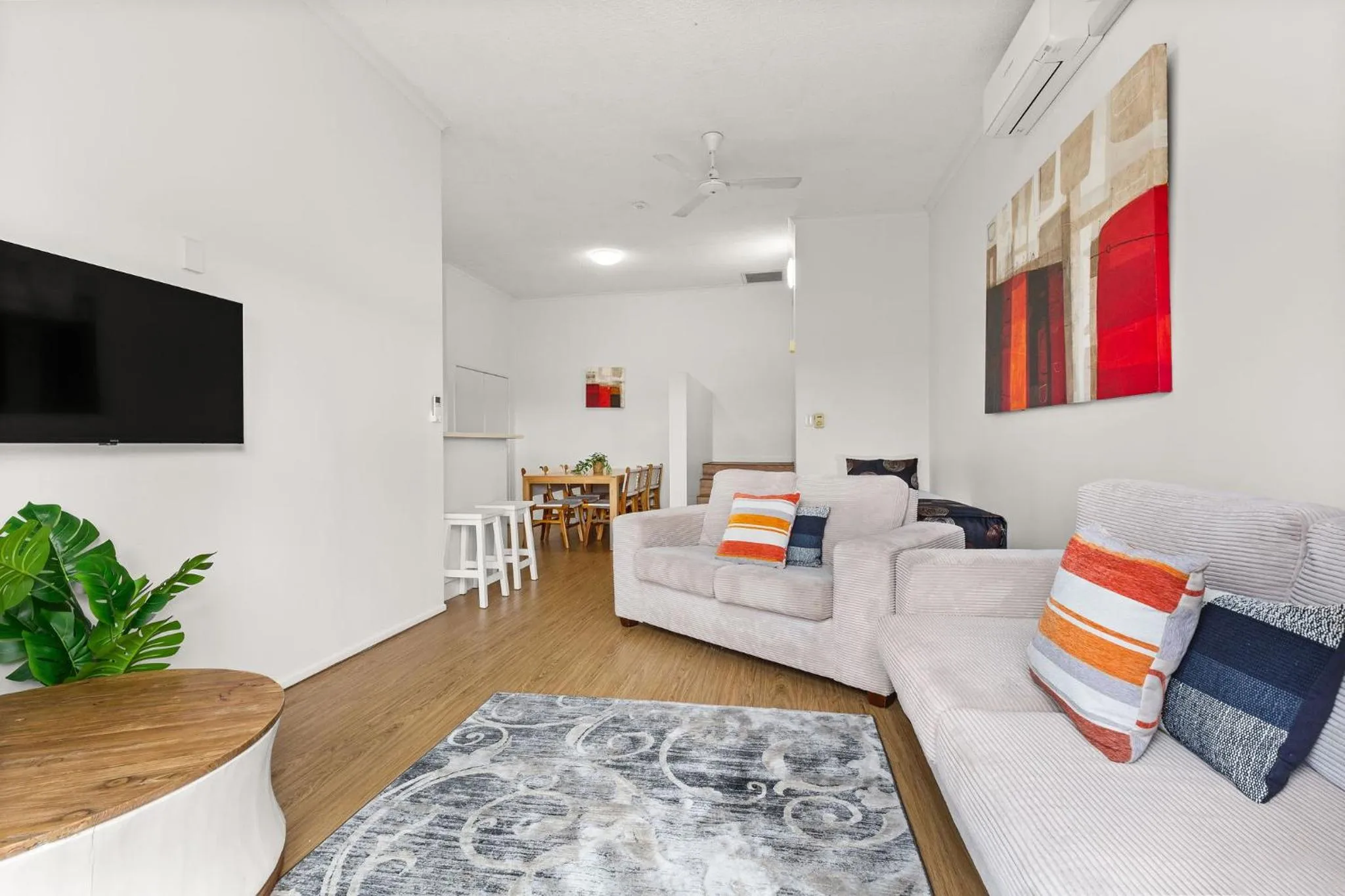 Living room, Bed in Toowong Villas