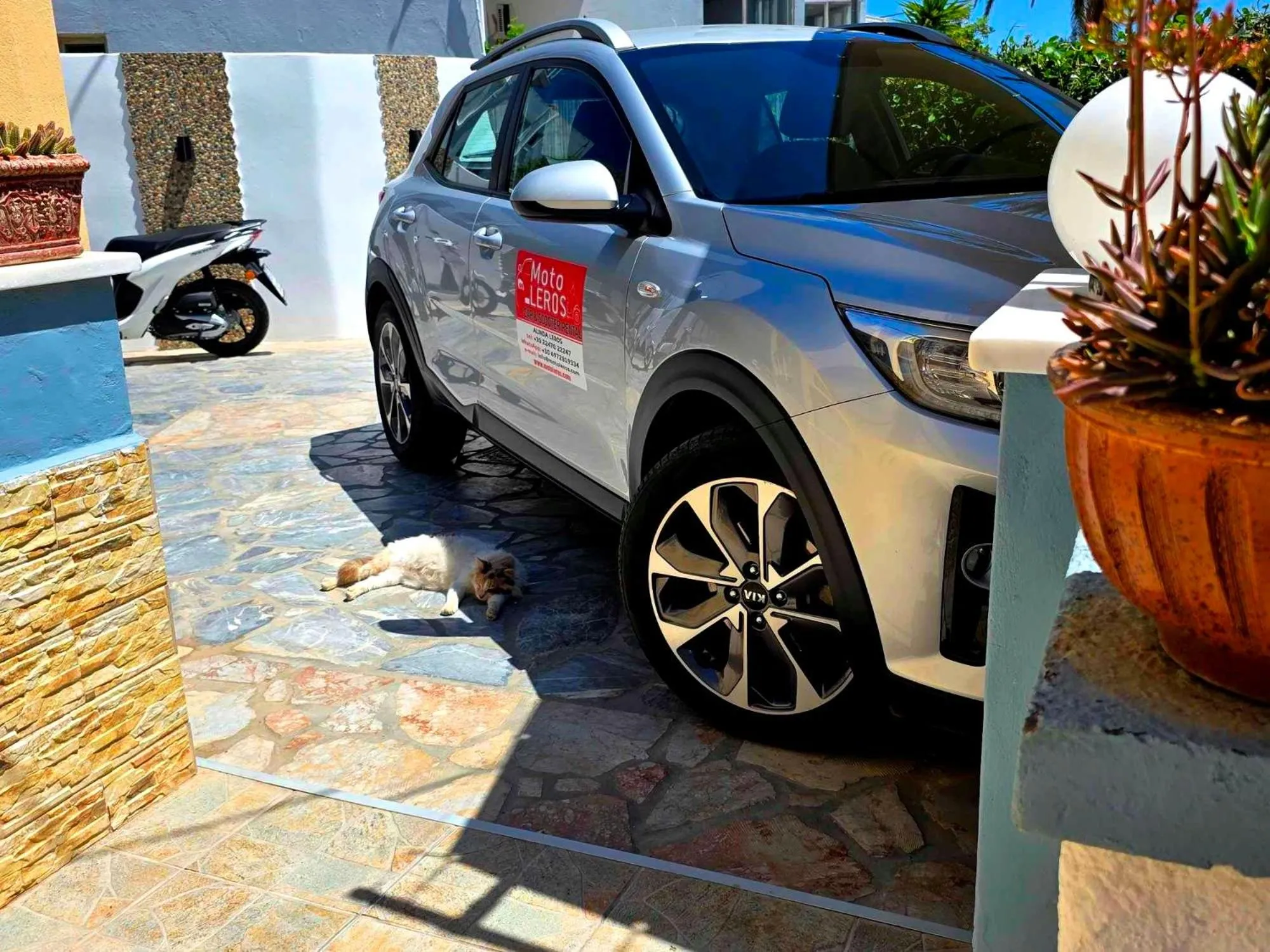 Facade/entrance in Papafotis Apartments & Suites