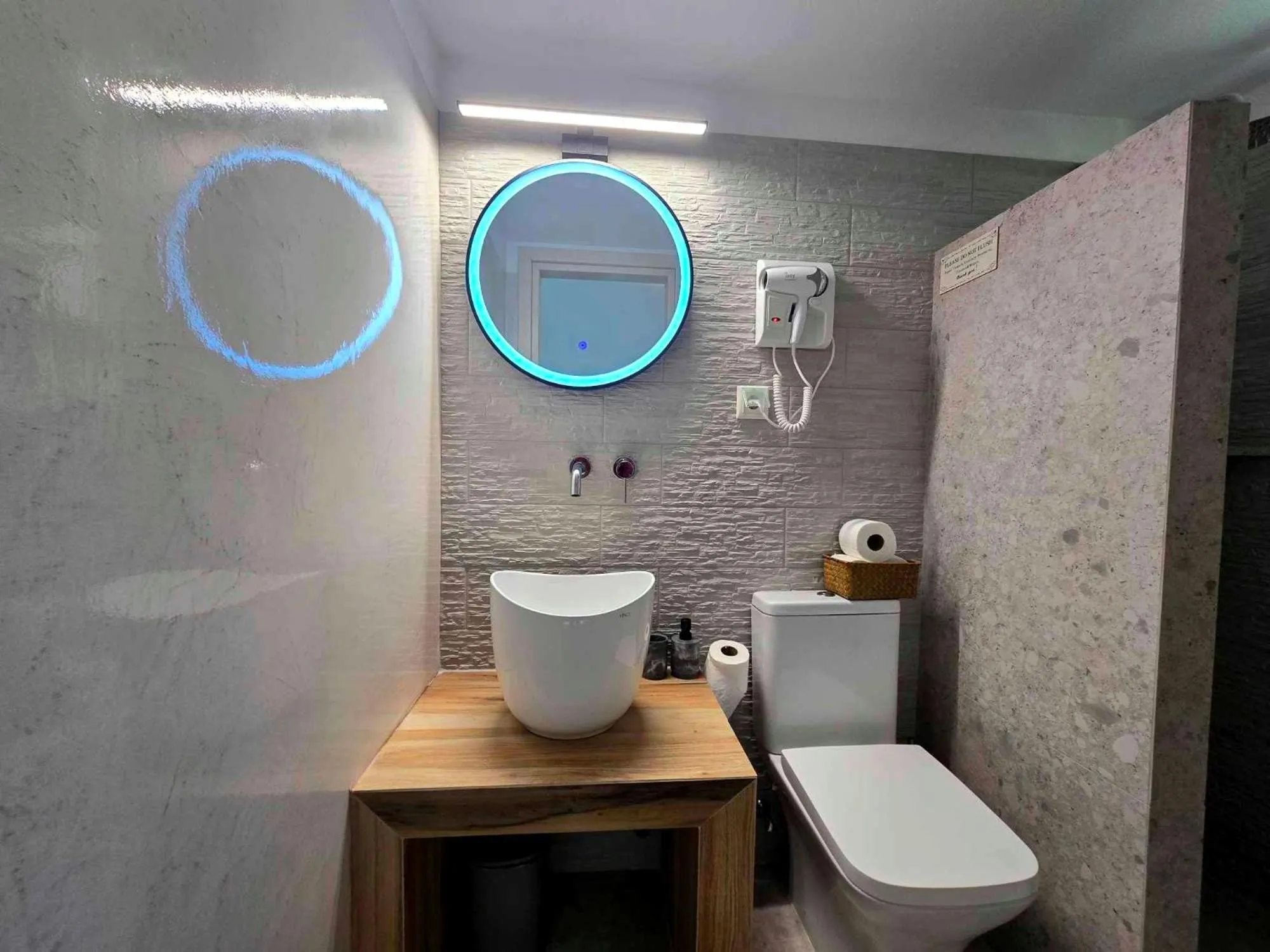 Shower in Papafotis Apartments & Suites