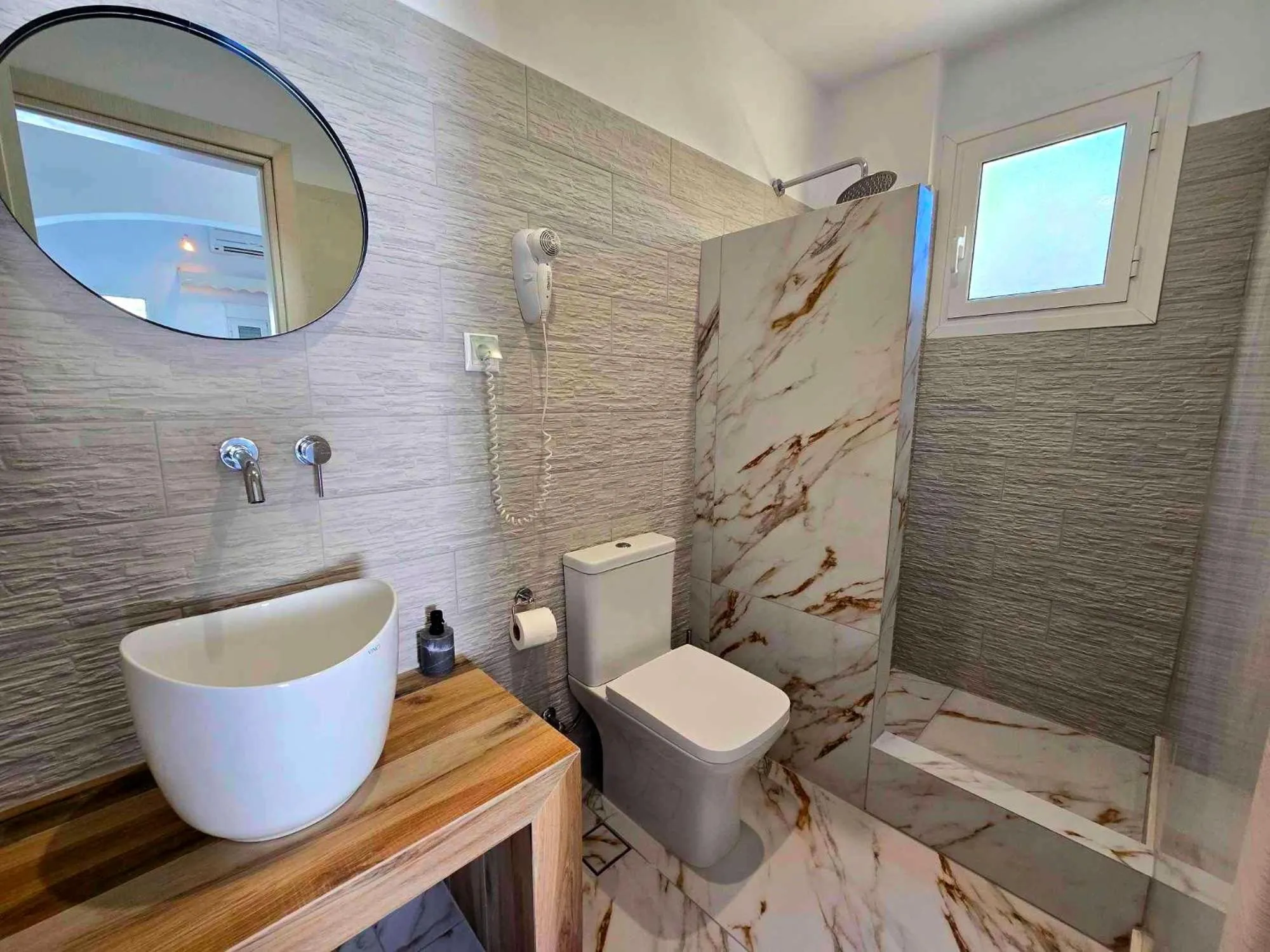 Shower in Papafotis Apartments & Suites