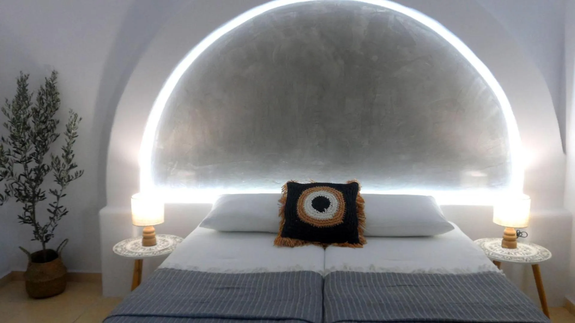 Bed in Papafotis Apartments & Suites