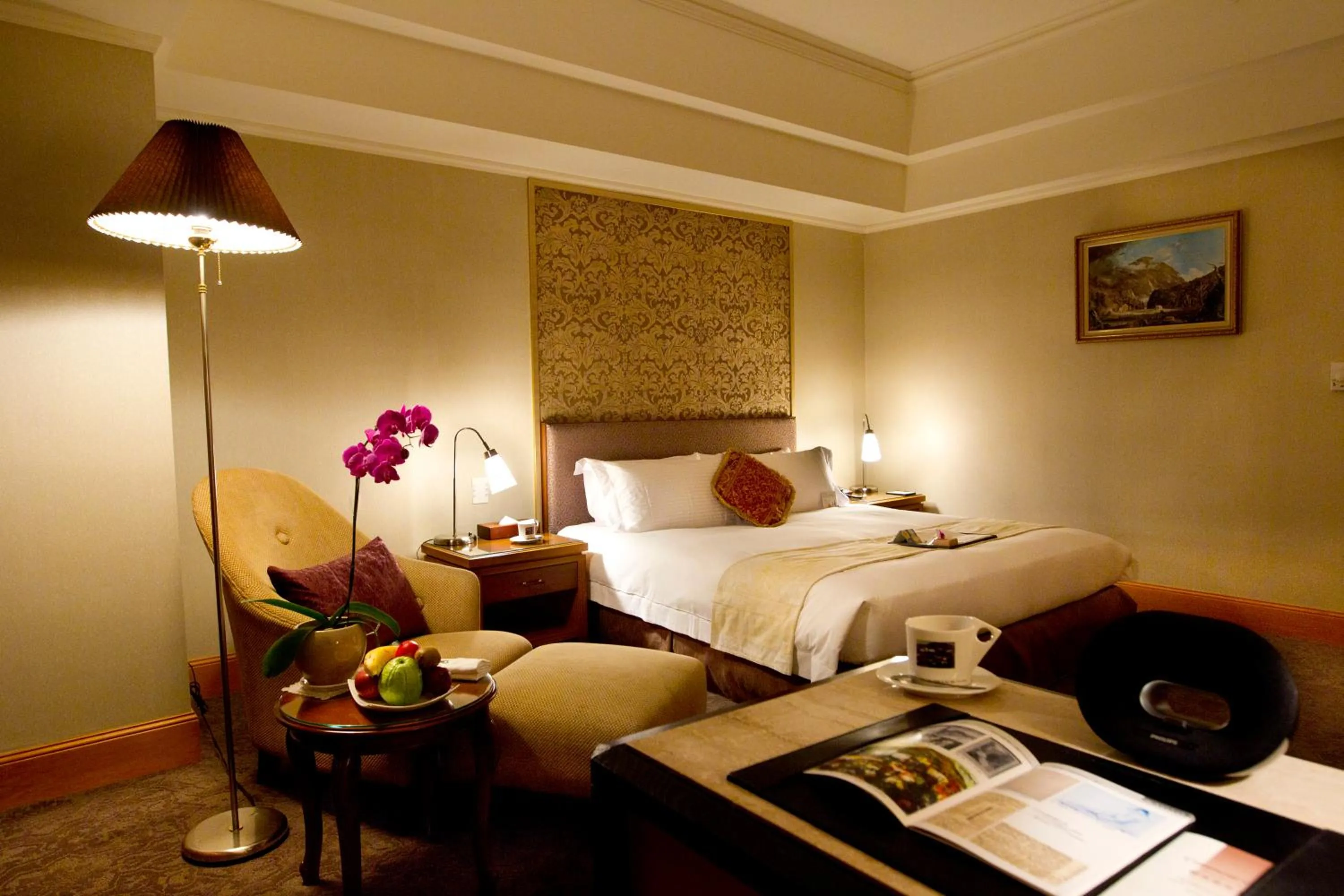 Photo of the whole room, Bed in THE LEES Hotel