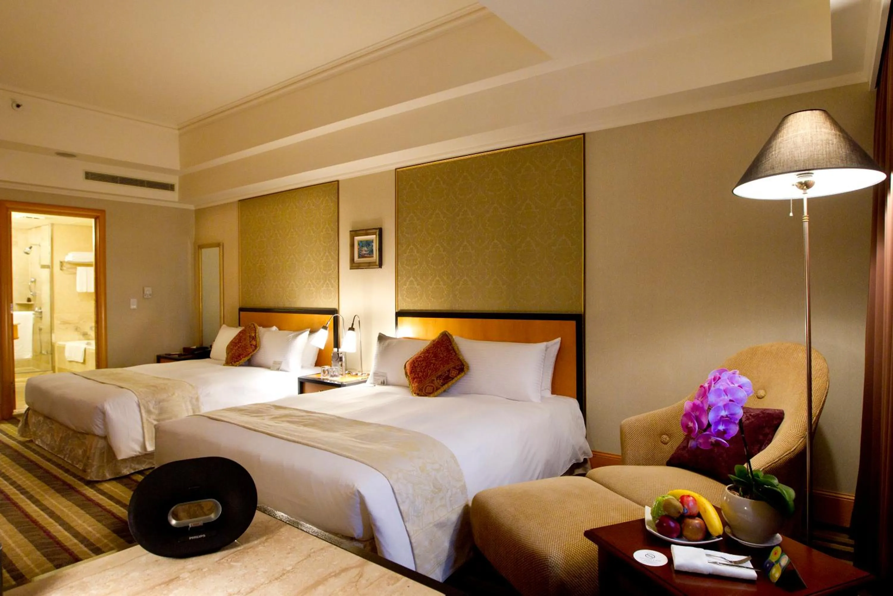 Bed in THE LEES Hotel