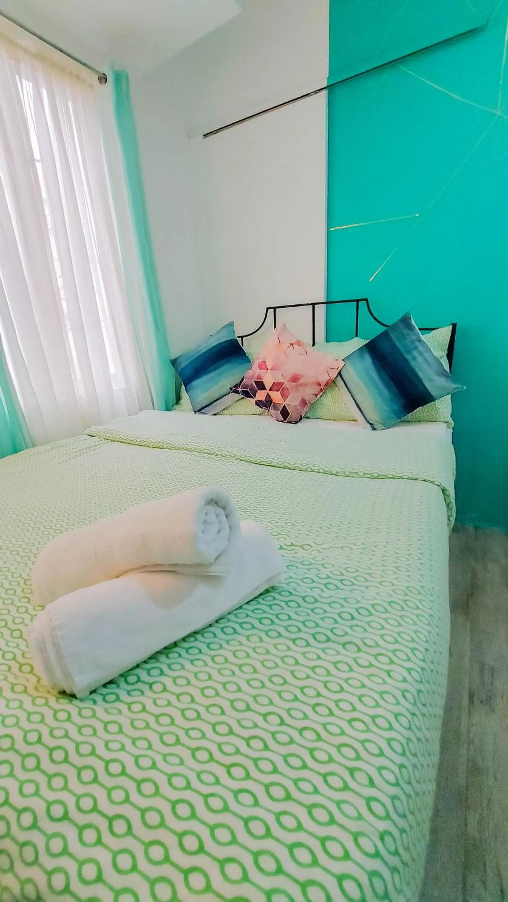 Bed in Retreat Haven in La Bella Tagaytay