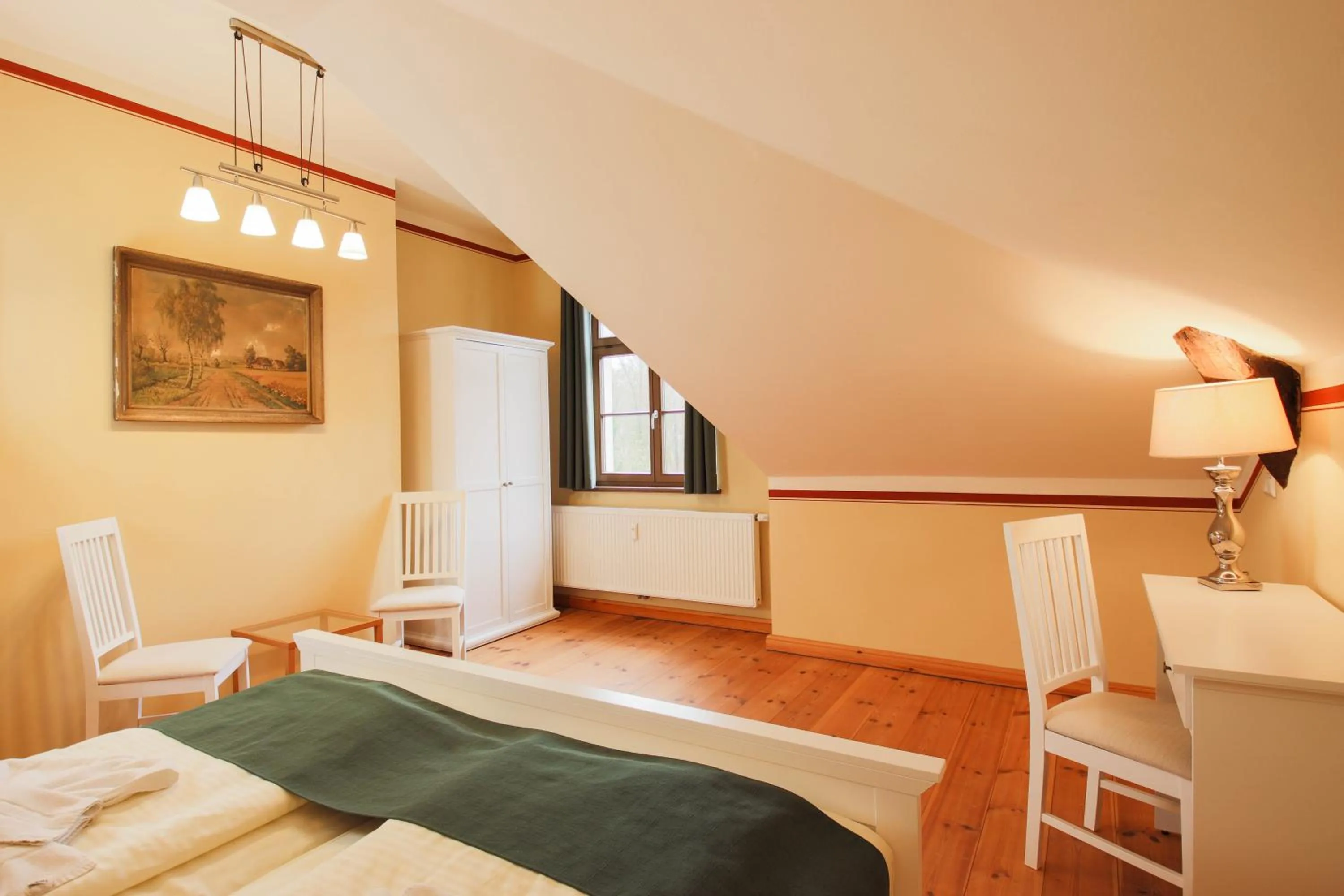 Photo of the whole room, Bed in Hotel Jagdschloss Letzlingen