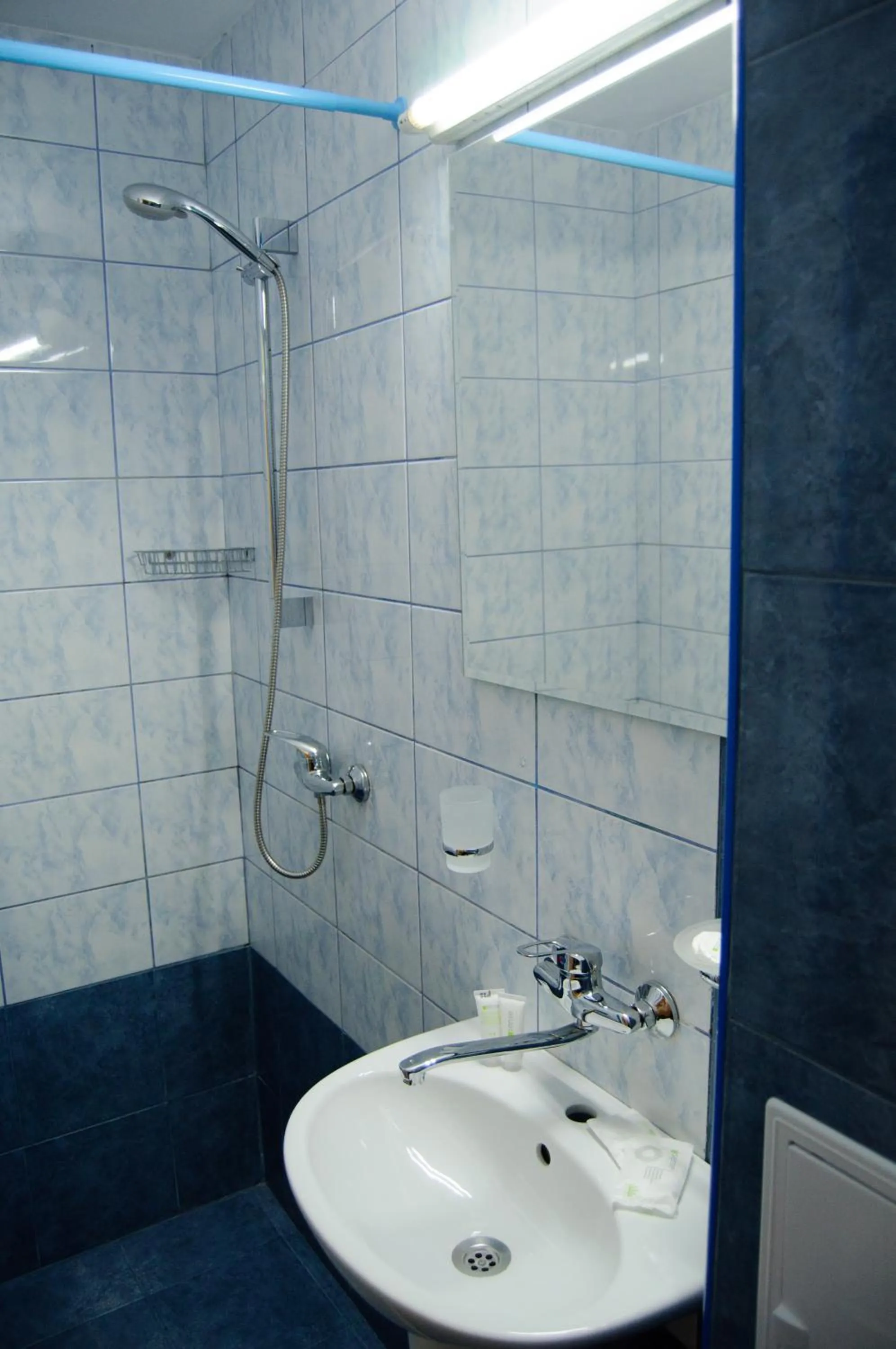 Shower in Hotel Doina