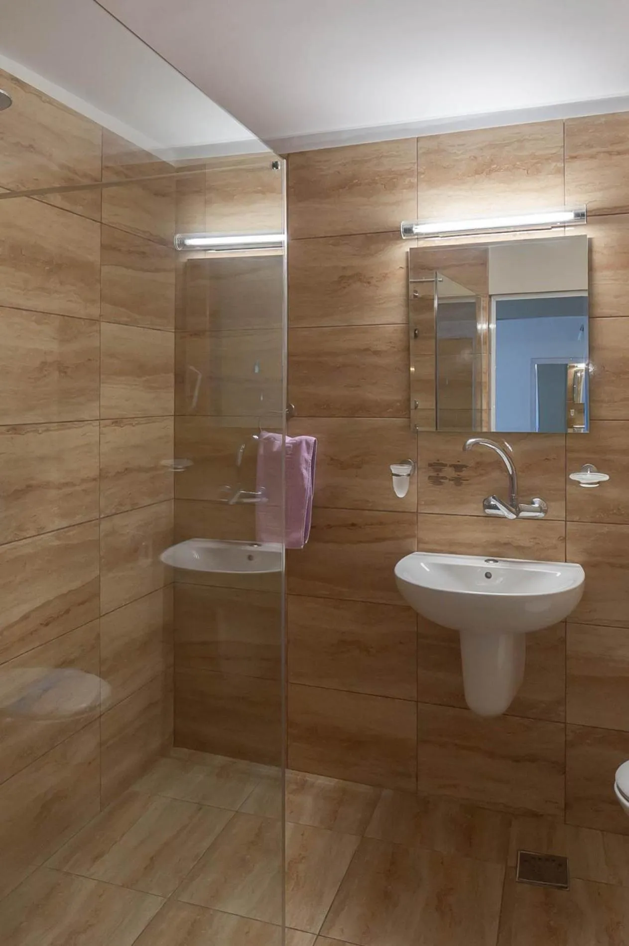 Shower in Hotel Doina