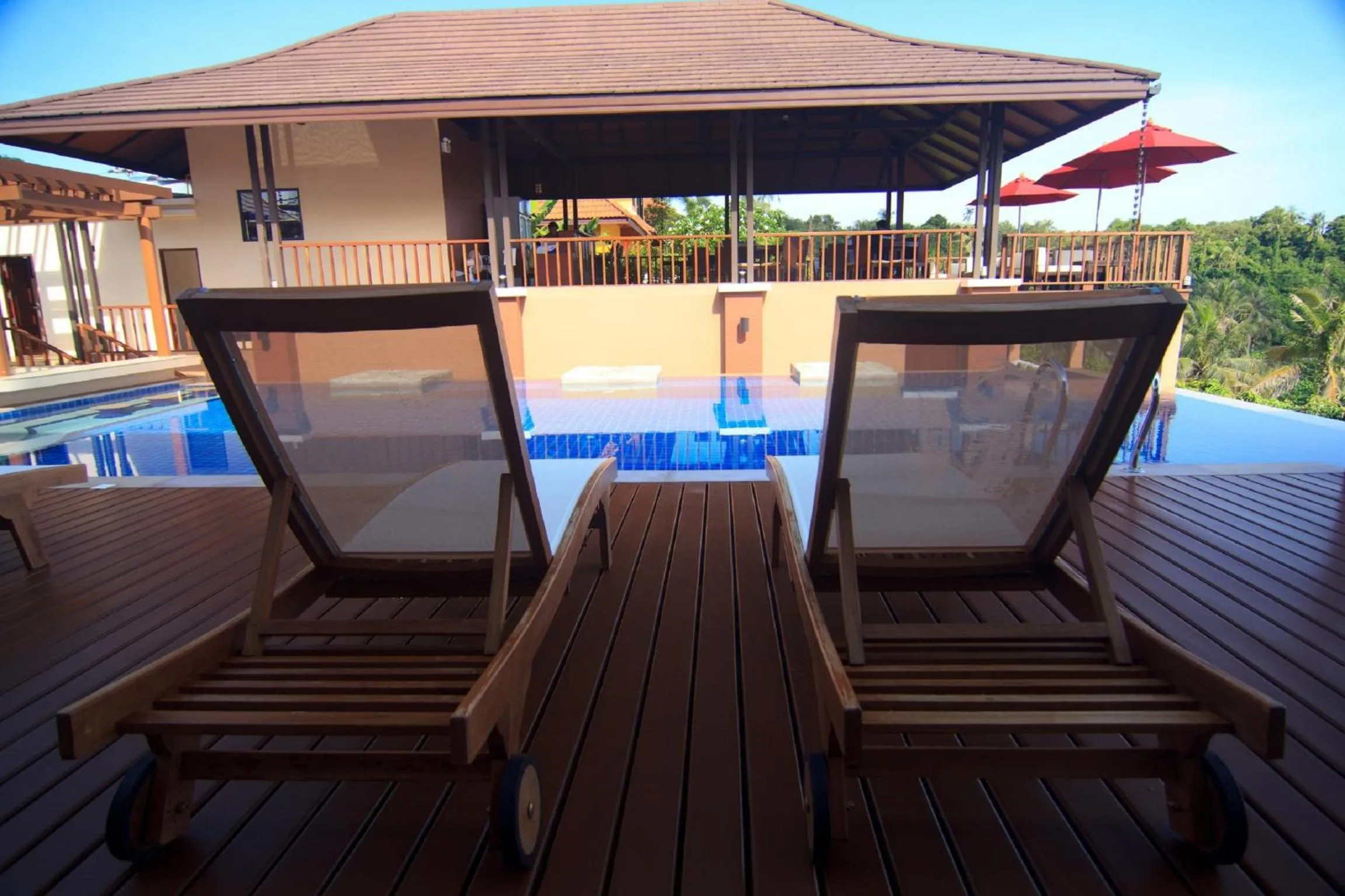Swimming pool in Islanda Resort Hotel