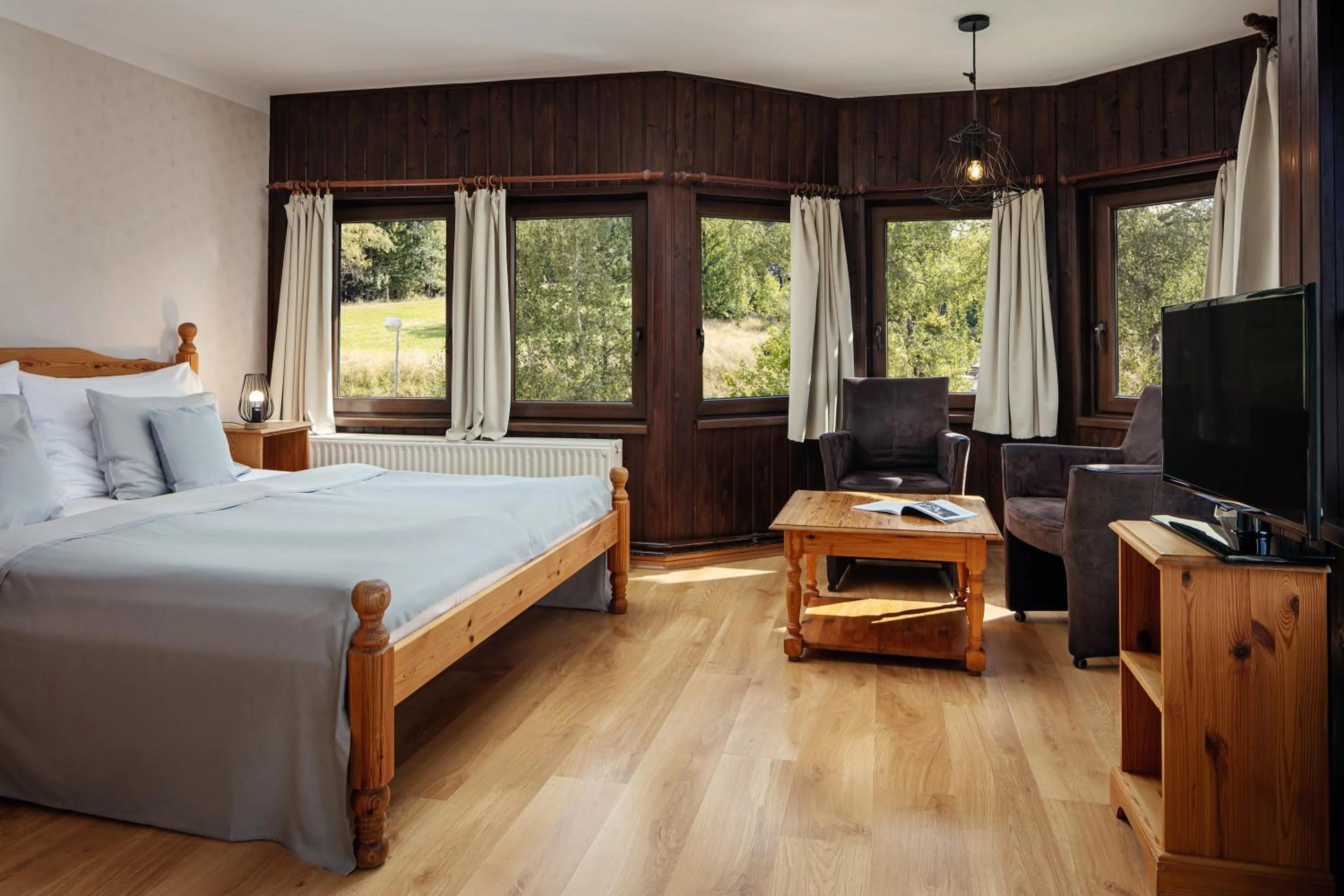 Bedroom, Bed in Hotel Zámeček Janovičky