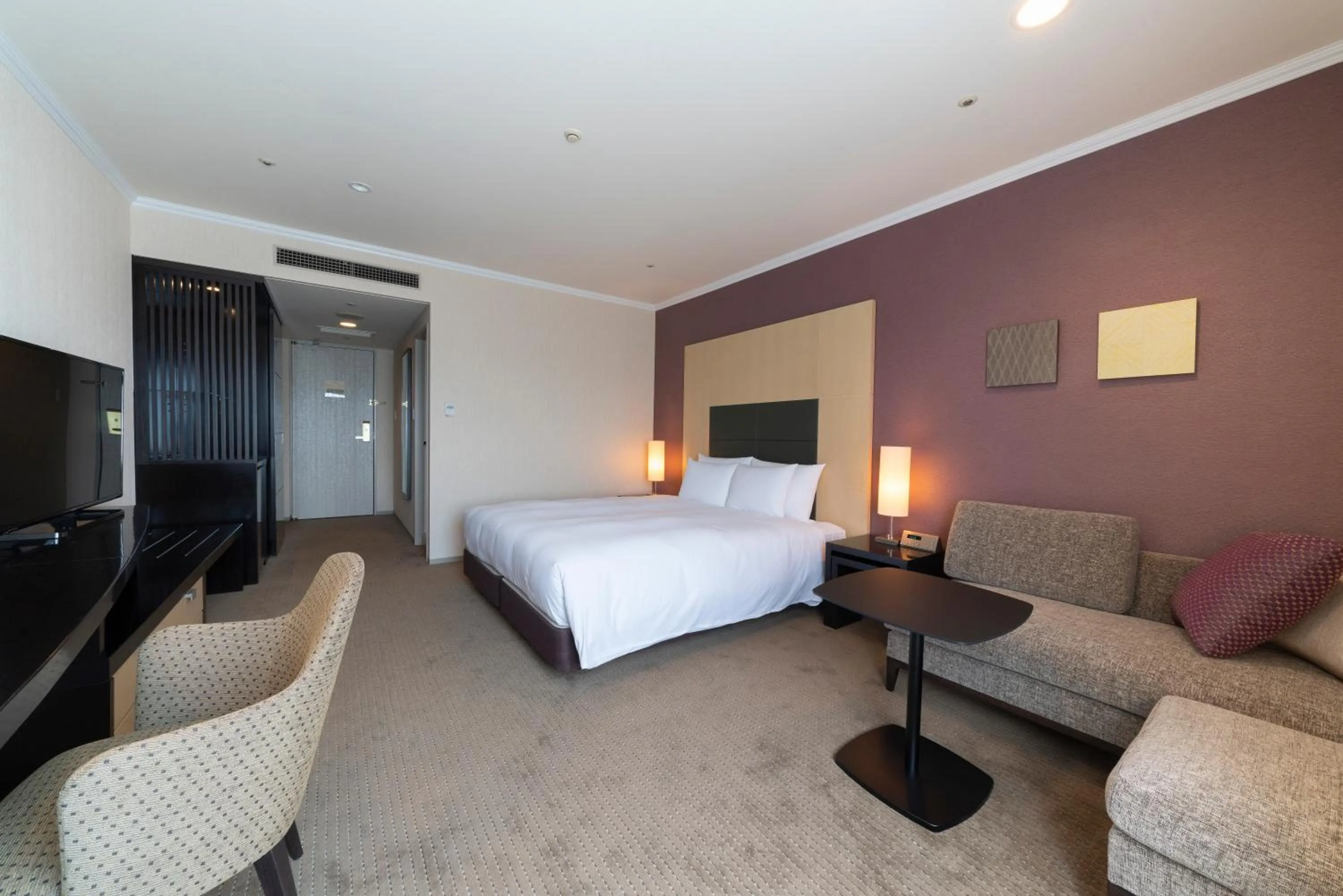 Photo of the whole room, Bed in Hotel Associa Toyohashi