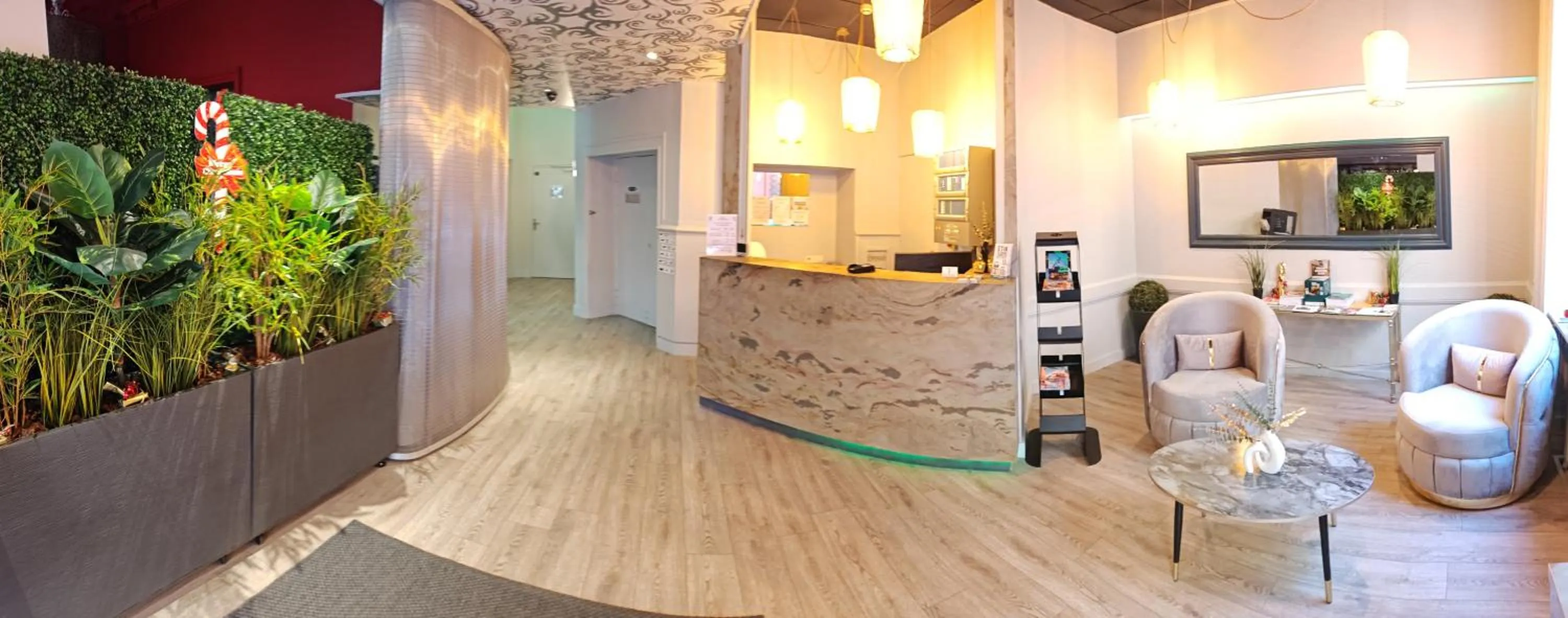 Lobby or reception in Urban Style, Hôtel Le Cheval Noir, Saint-Étienne