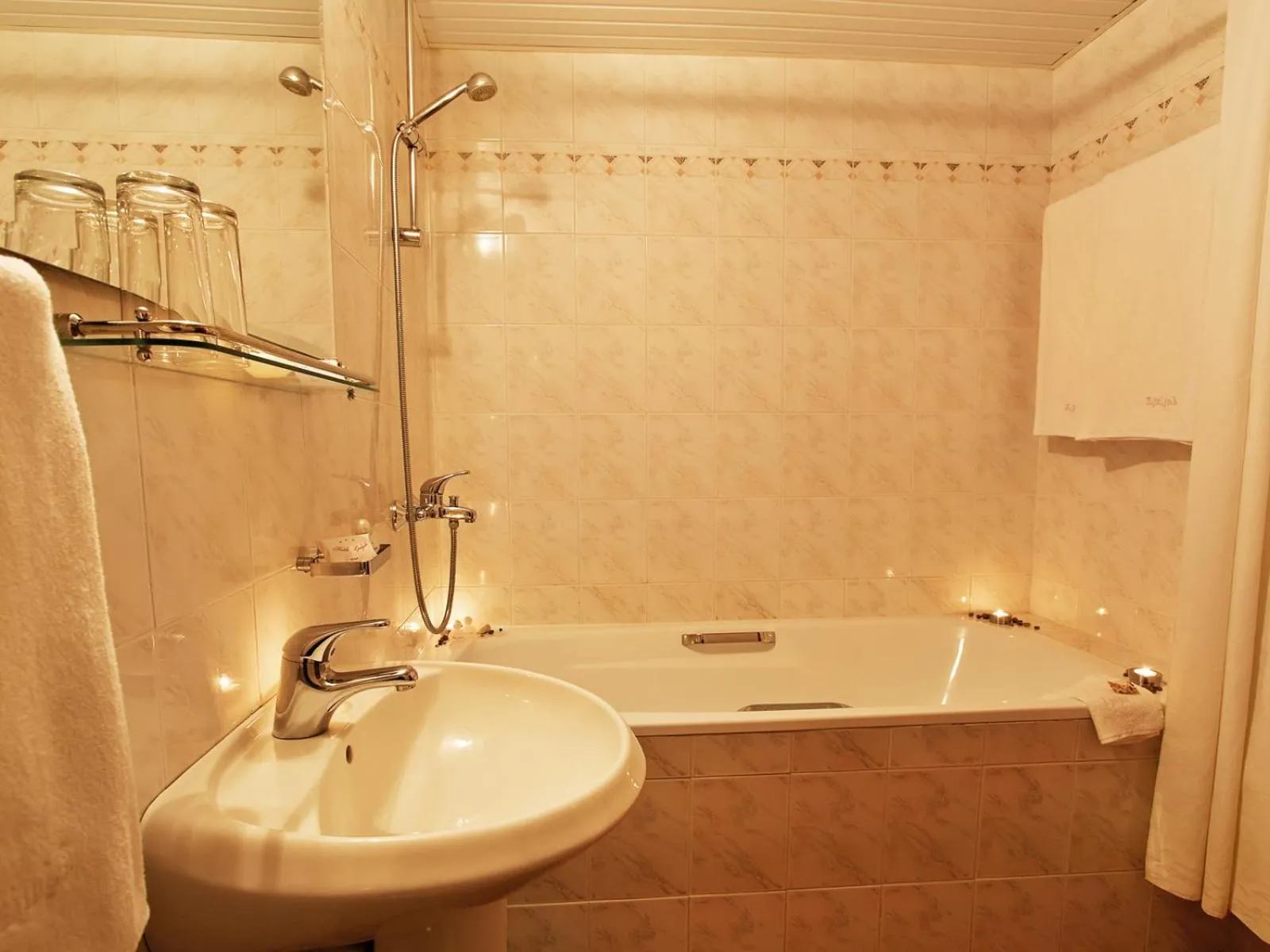 Bathroom in Ljuljak Hotel