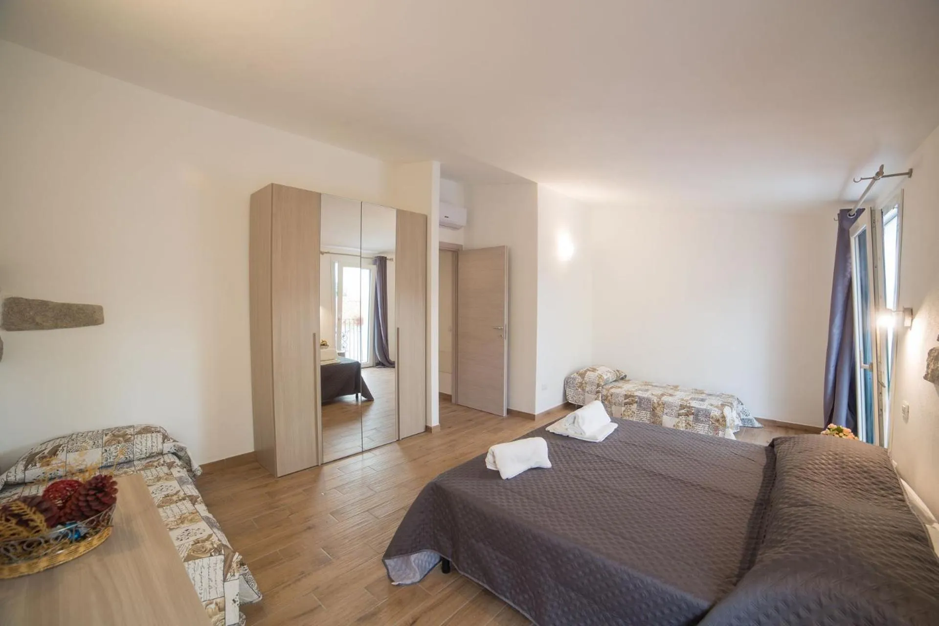 Bedroom, Bed in Olbia Domus Inn