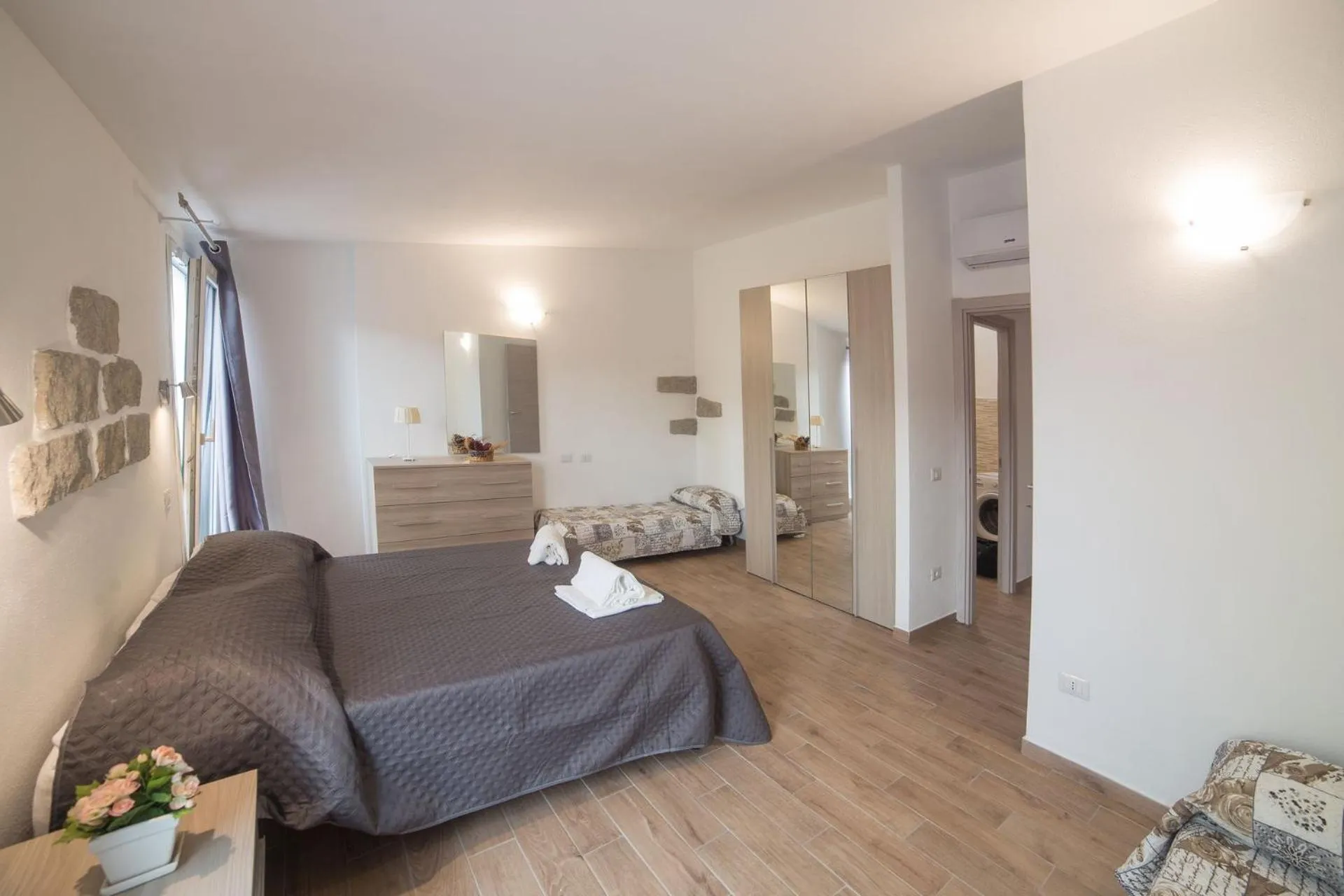 Bedroom, Bed in Olbia Domus Inn