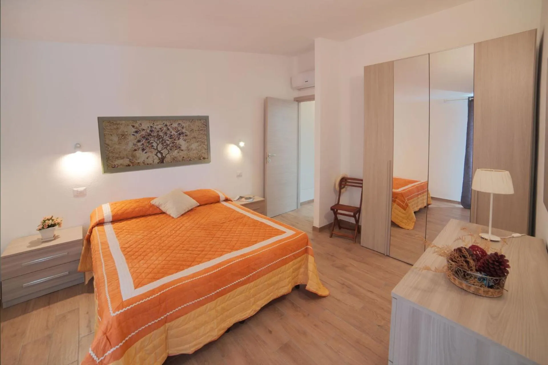 Patio, Bed in Olbia Domus Inn