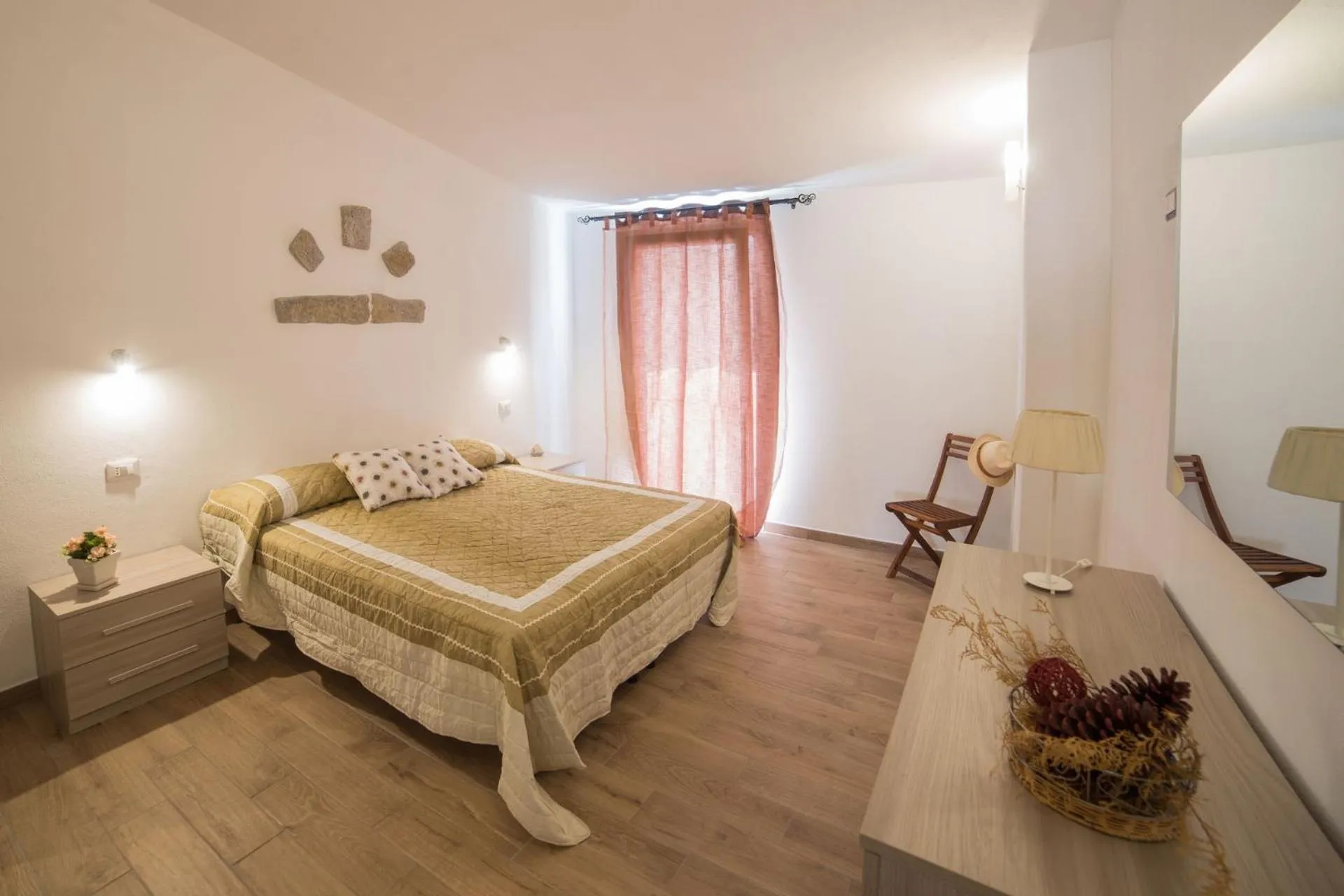 Bedroom, Bed in Olbia Domus Inn