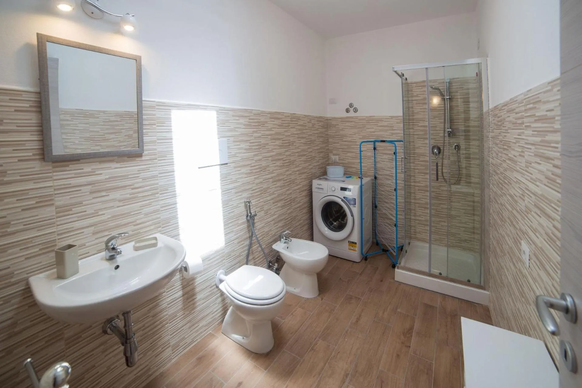 Toilet in Olbia Domus Inn