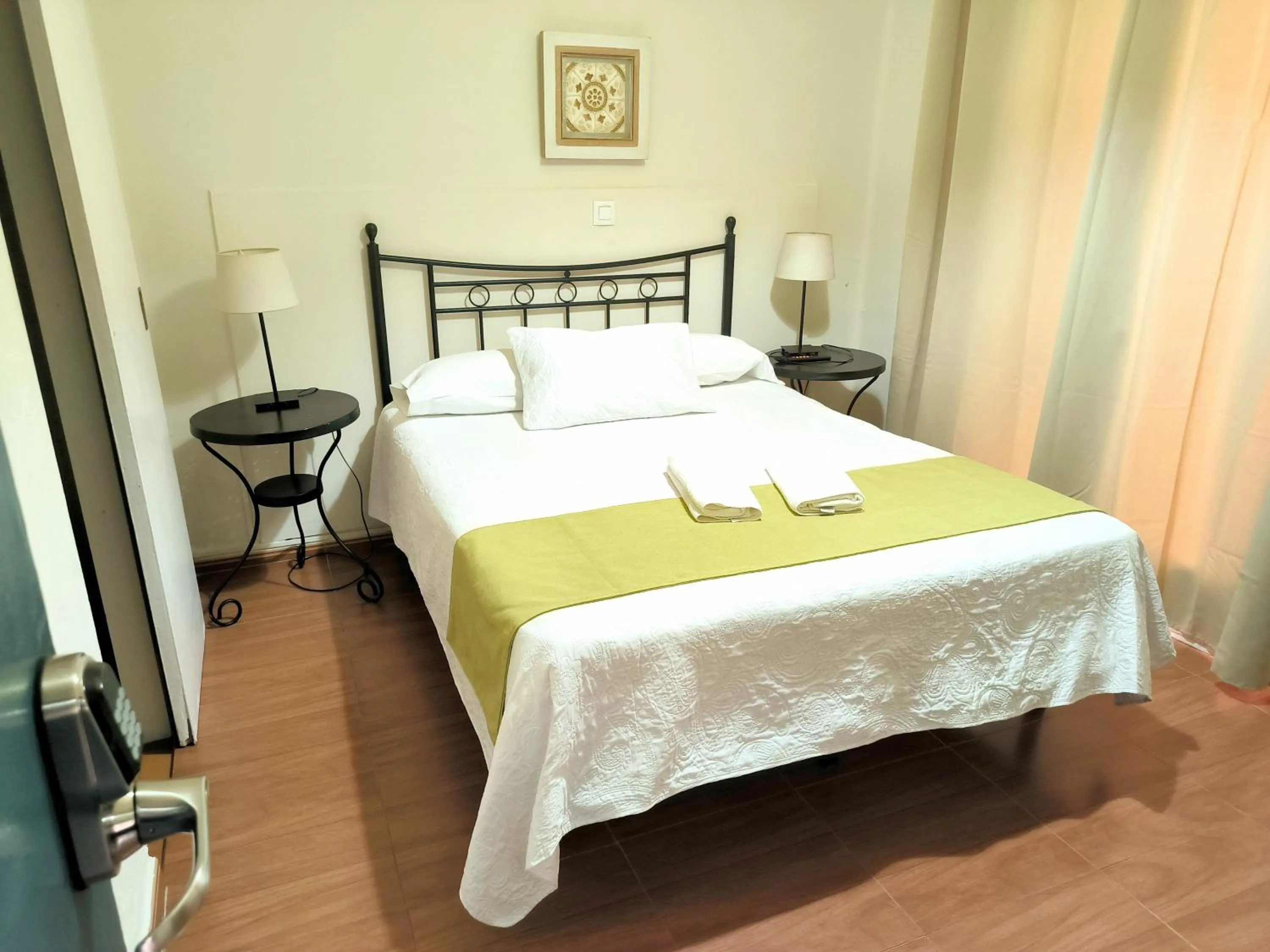 Photo of the whole room, Bed in Pension Perez Montilla