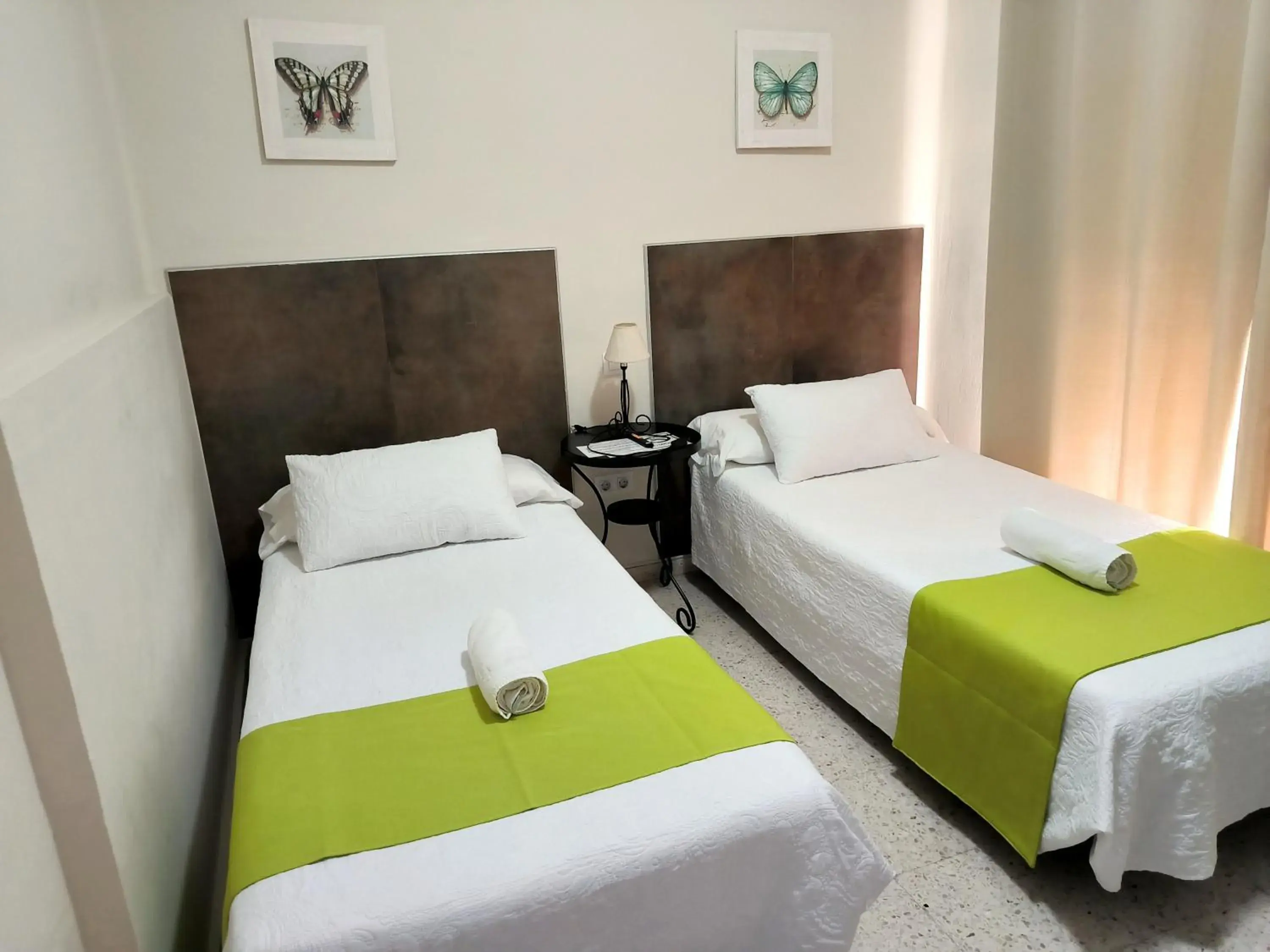 Twin Room with Shared Bathroom in Pension Perez Montilla Twin Room with Shared Bathroom in Pension Perez Montilla