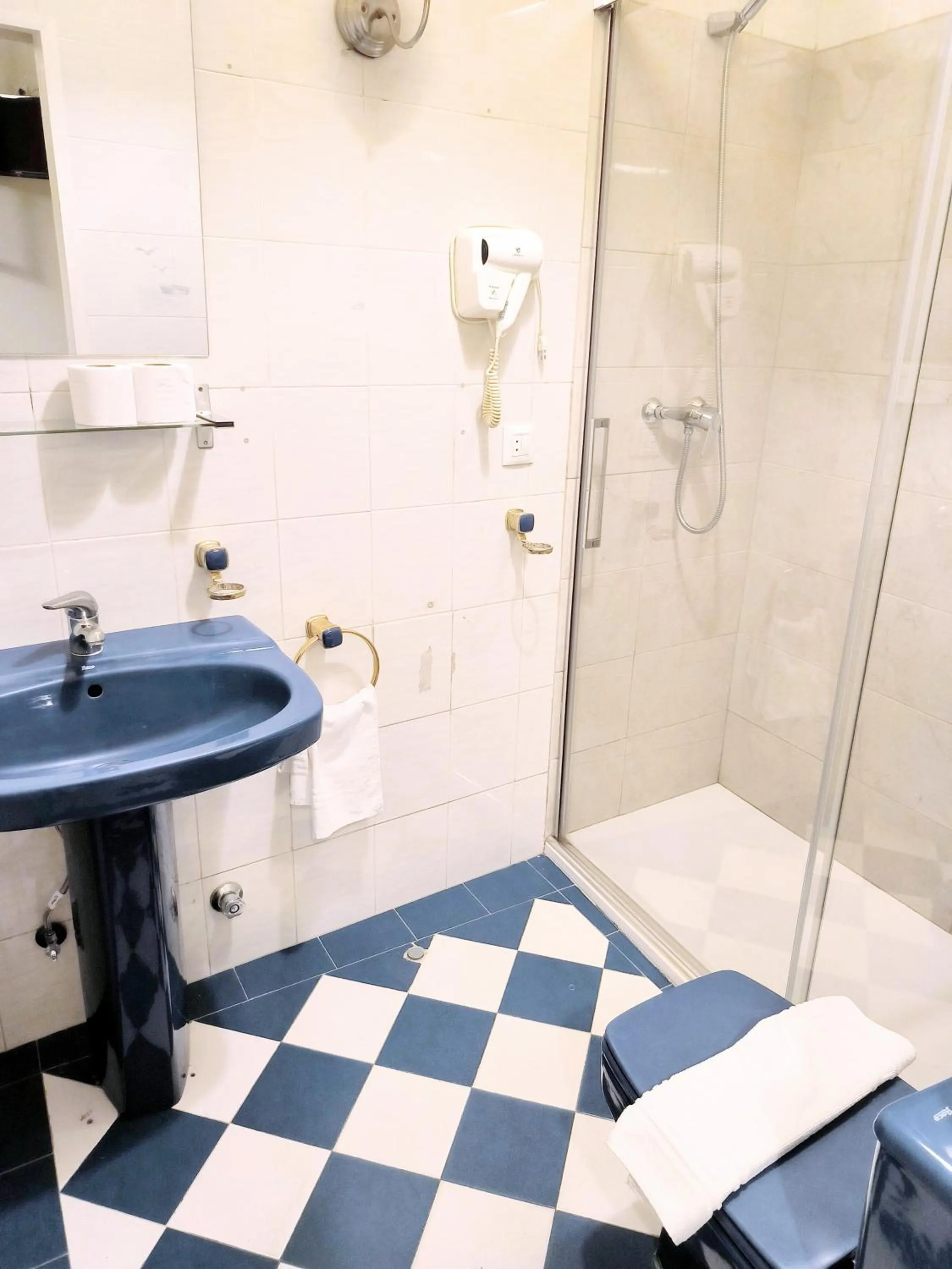 Bathroom in Pension Perez Montilla