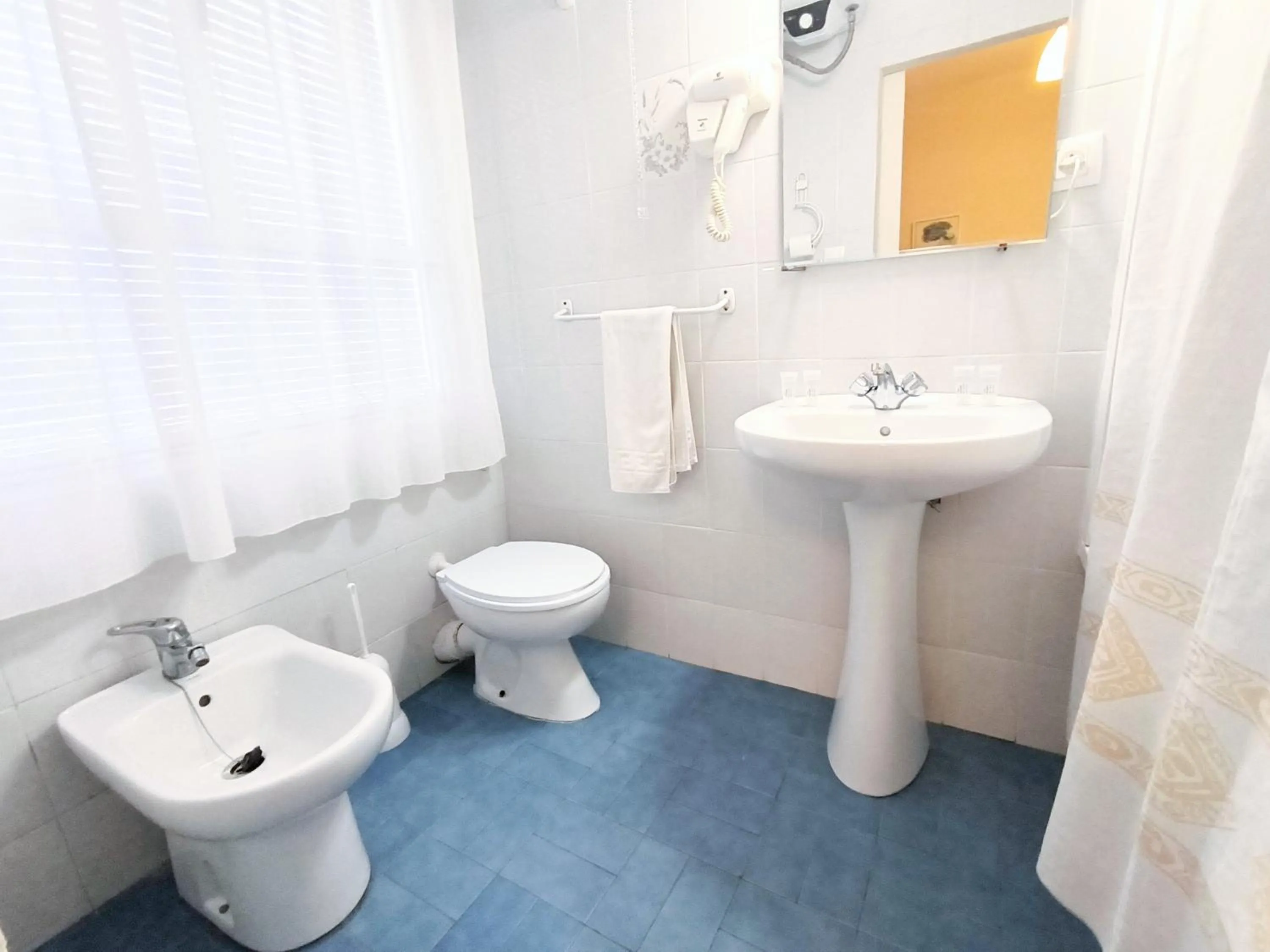 Bathroom in Pension Perez Montilla