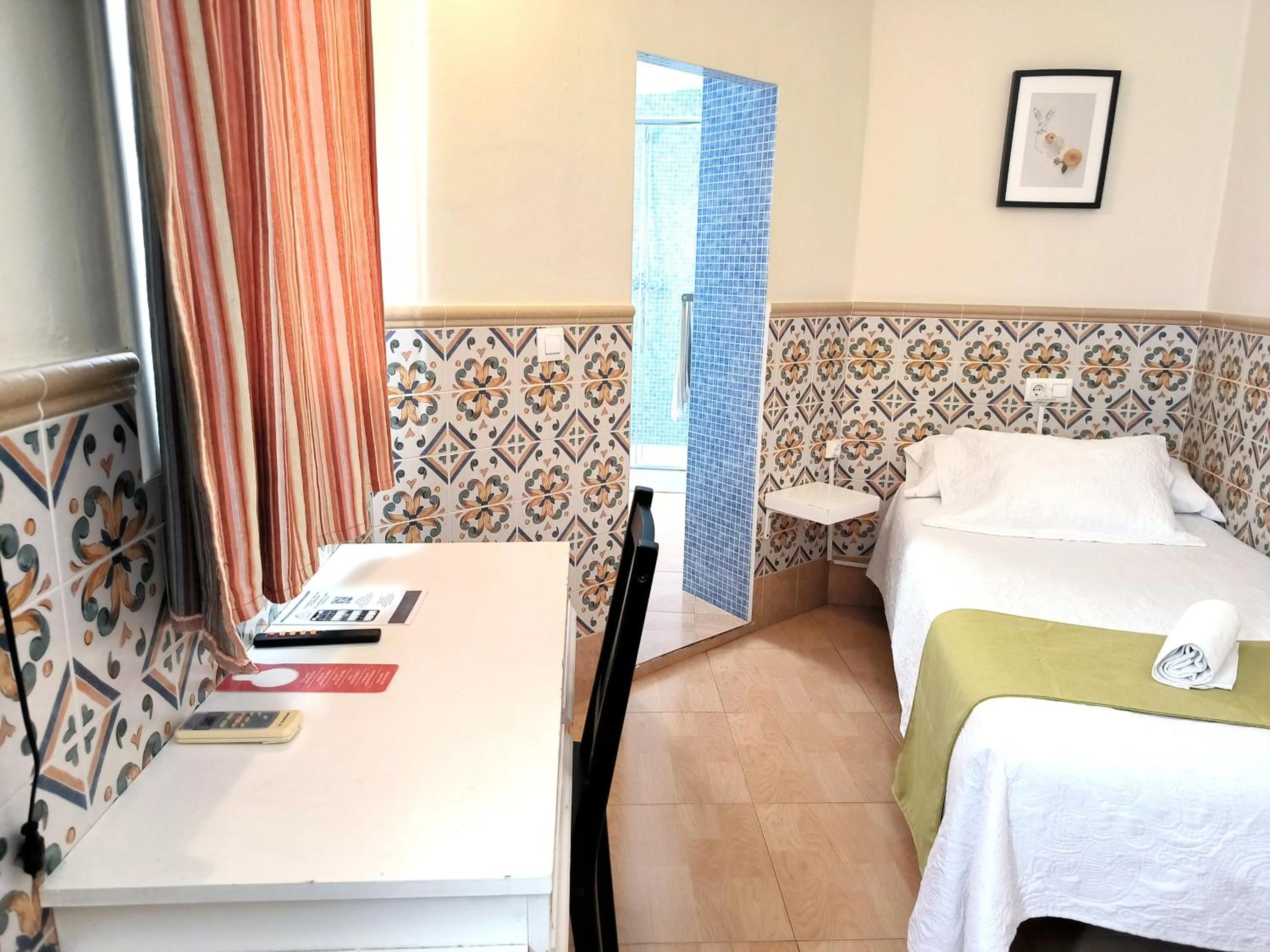 Photo of the whole room, Bed in Pension Perez Montilla
