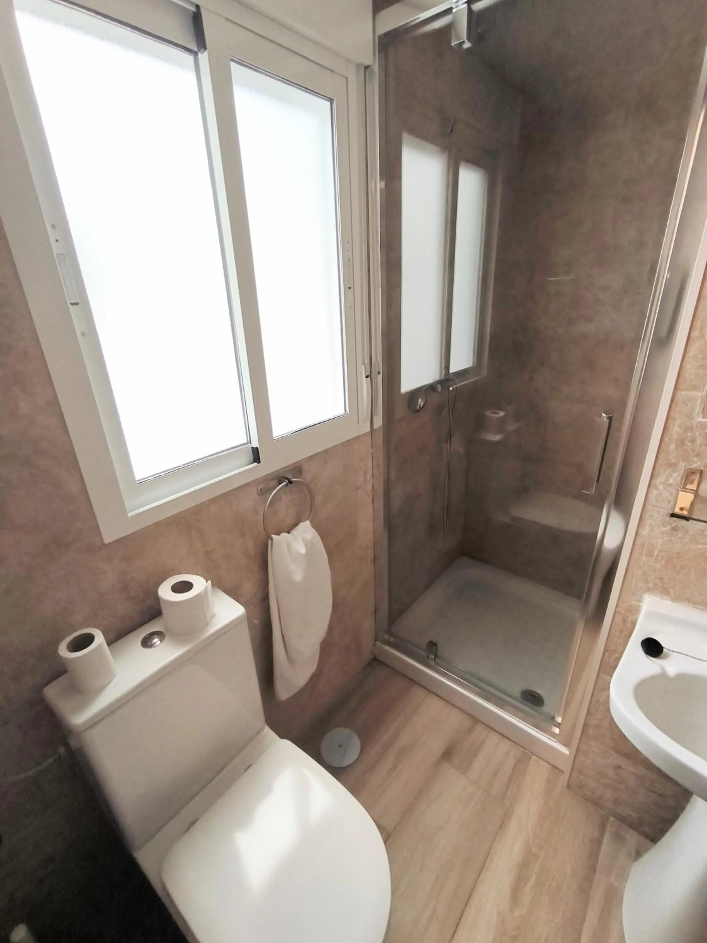 Bathroom in Pension Perez Montilla