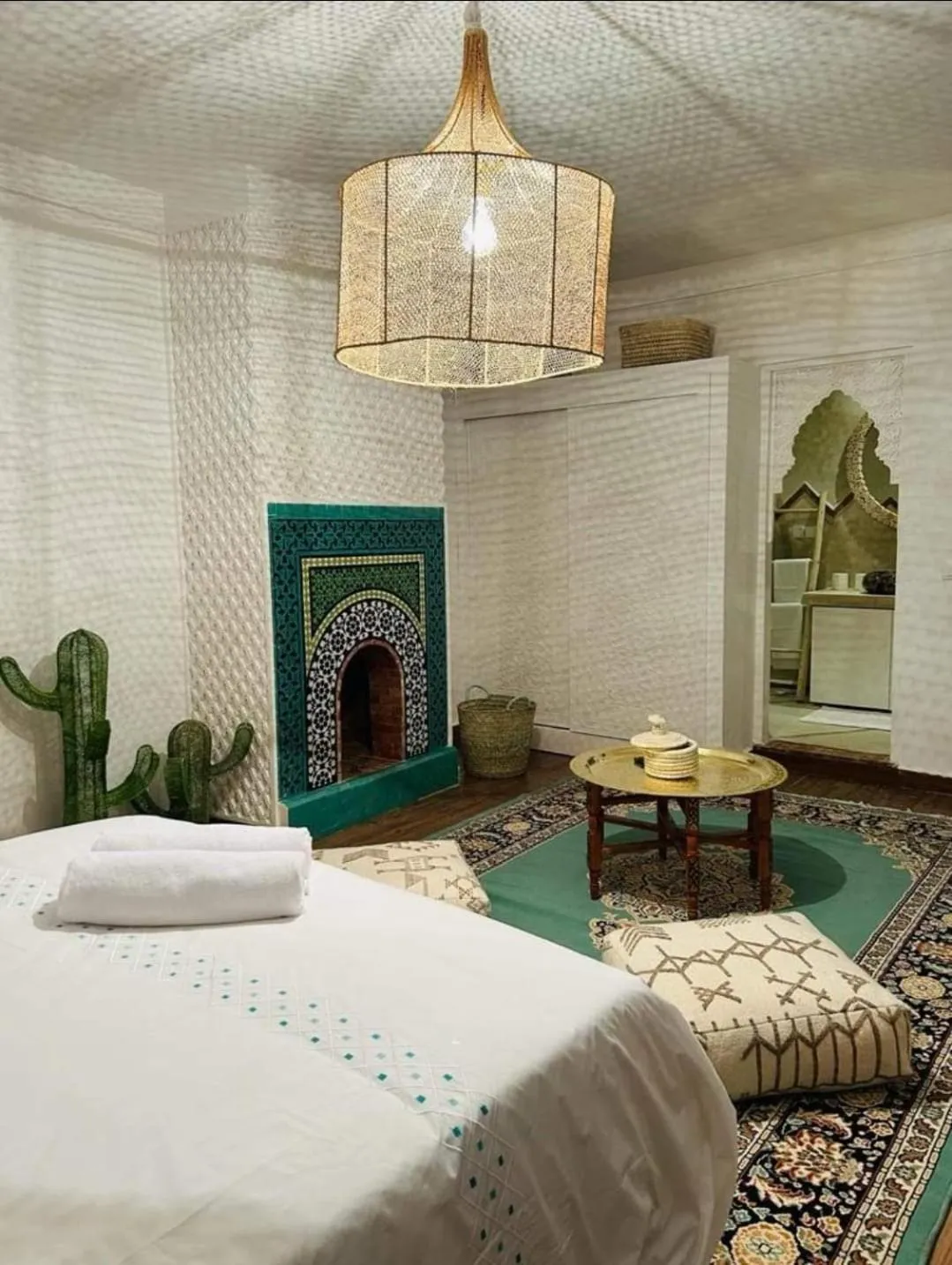 Bed in Riad Tsar Mimoun