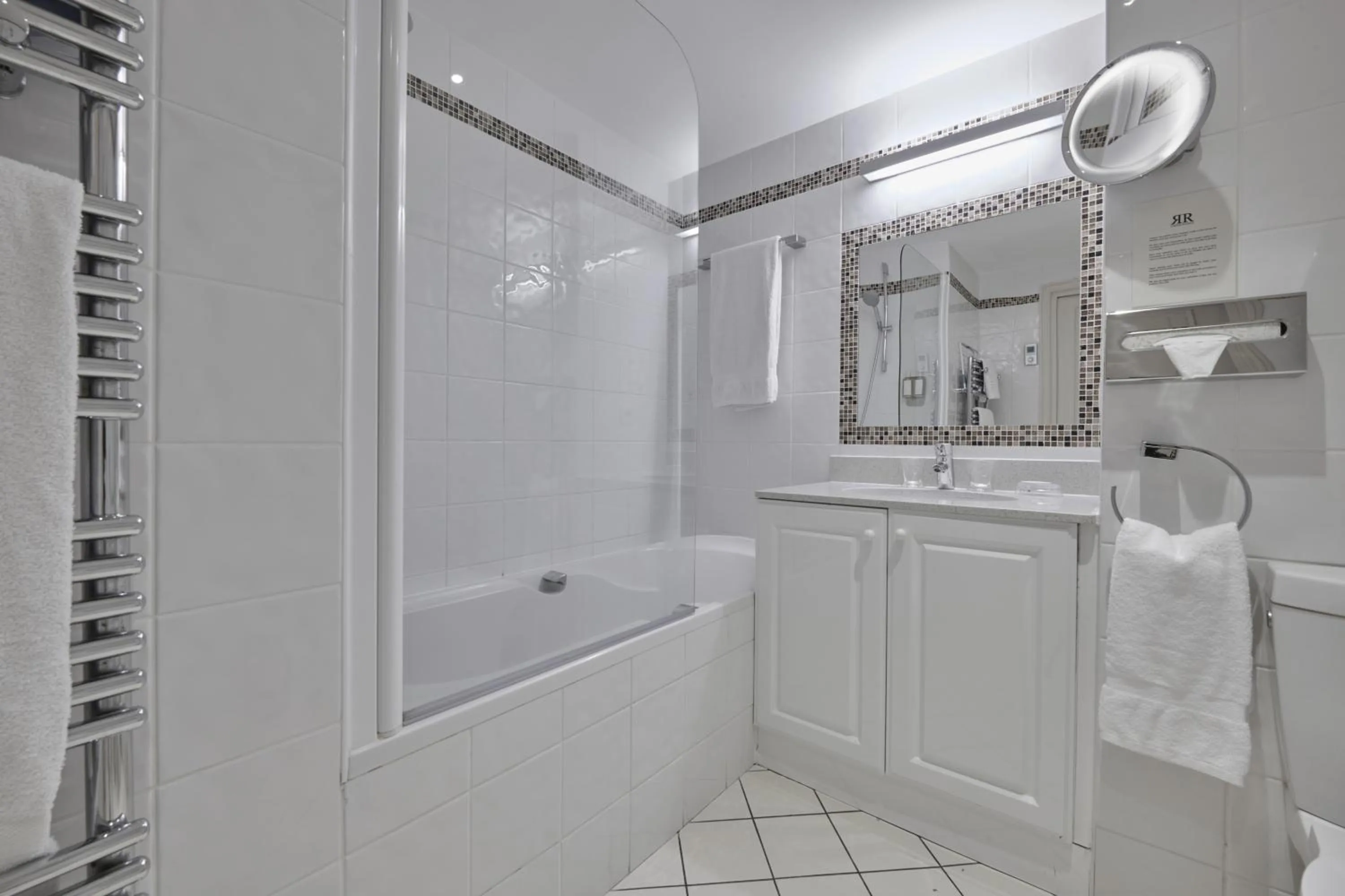 Shower in La Résidence de La Réserve