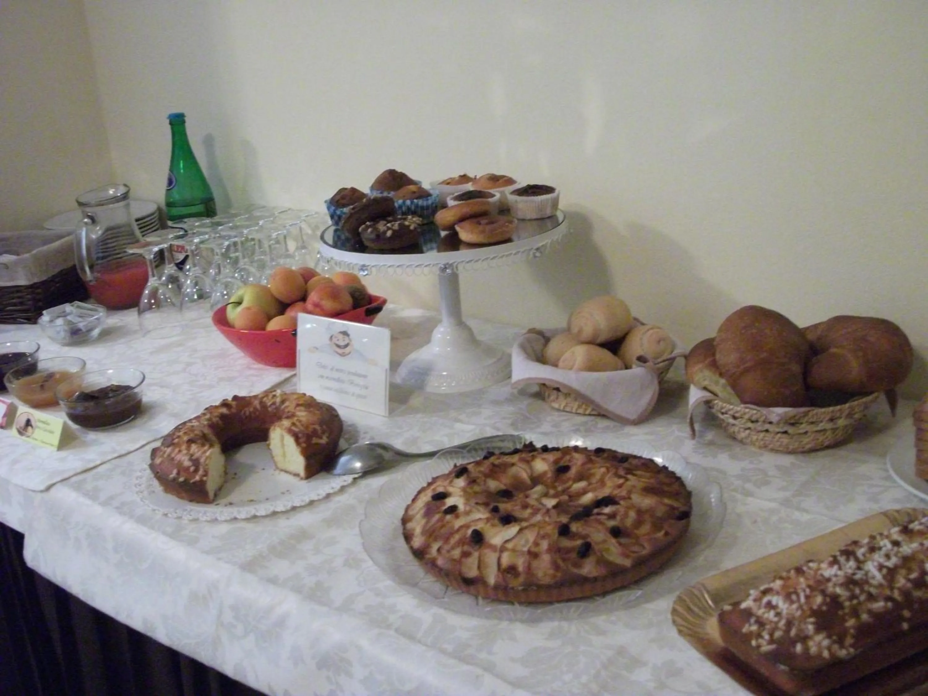 Buffet breakfast in Hotel Tirrenia