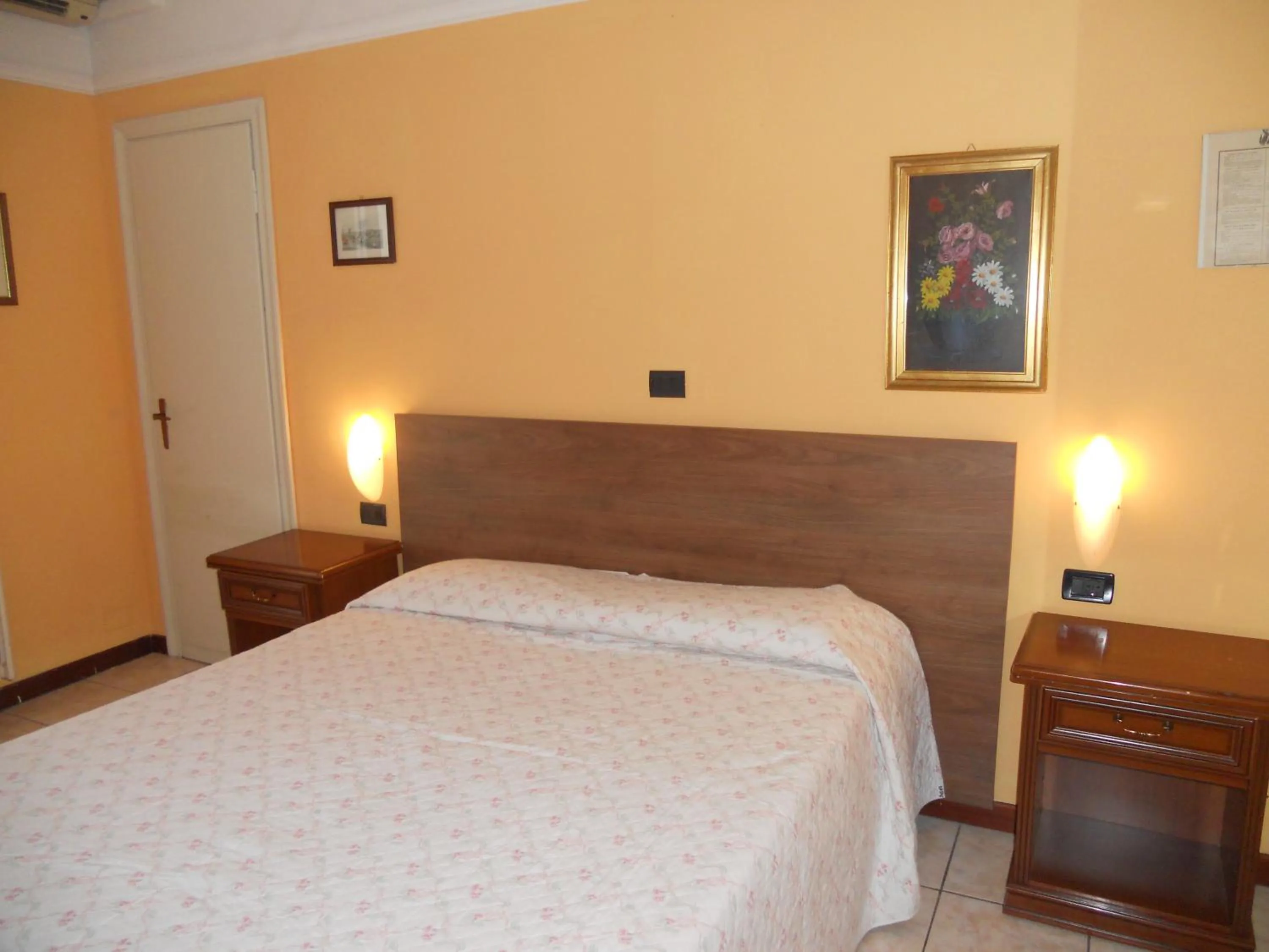 Bed in Hotel Salus