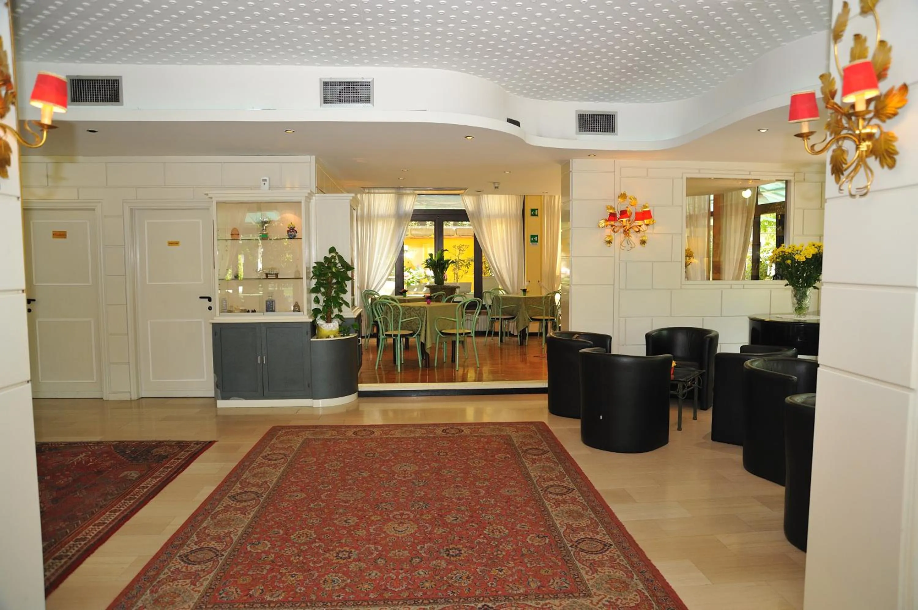 Communal lounge/ TV room in Hotel Salus