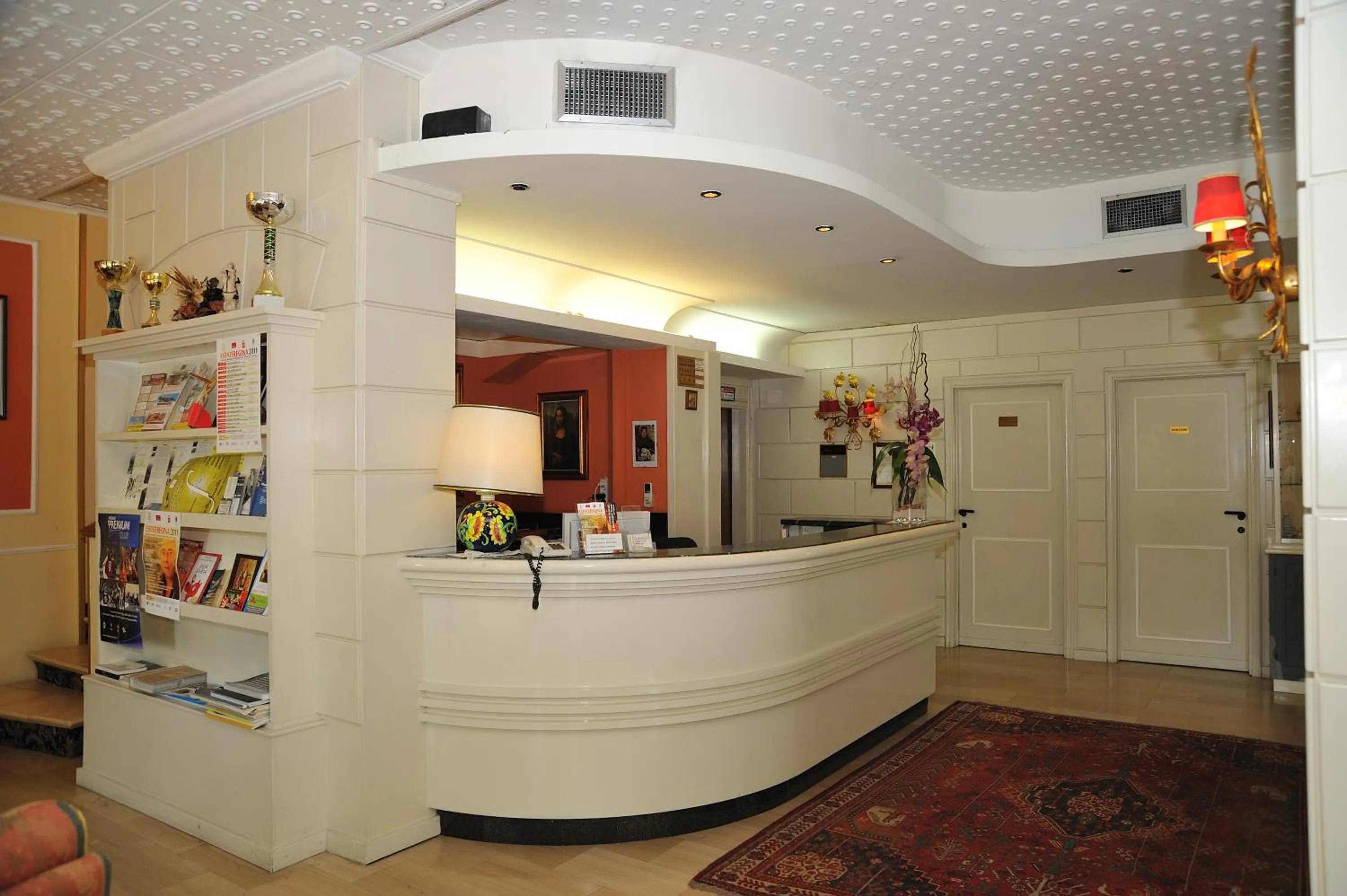 Communal lounge/ TV room in Hotel Salus