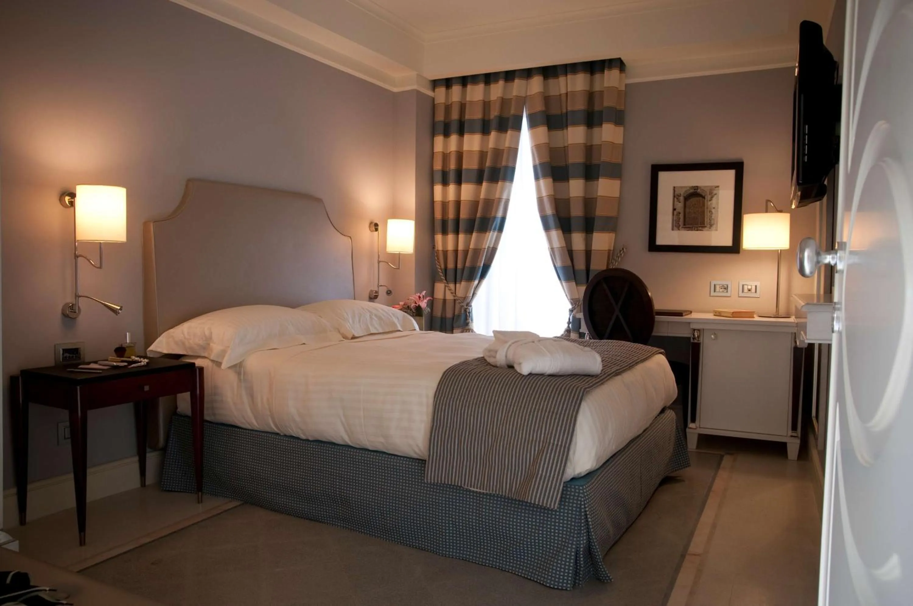 Shower, Bed in Best Western Premier Villa Fabiano Palace Hotel