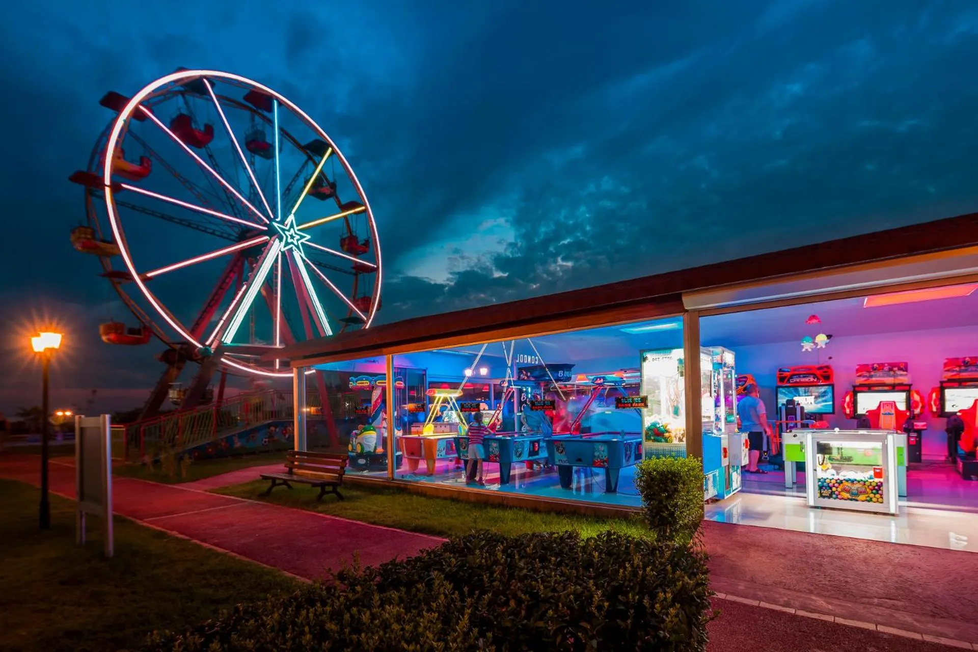 Parking in Club Hotel Turan Prince World - Kids Concept