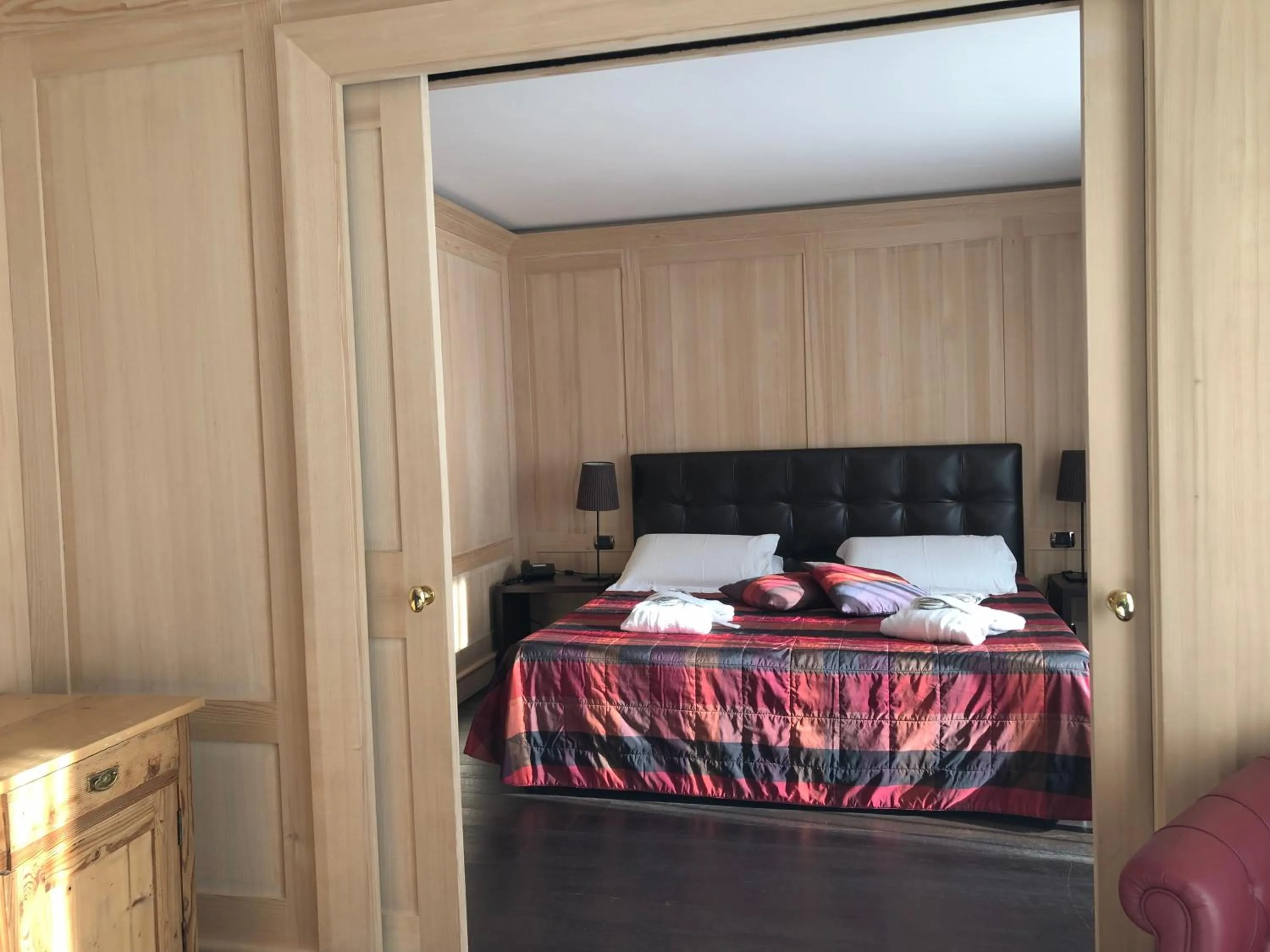 Photo of the whole room, Bed in Hotel Savoia dal 1924