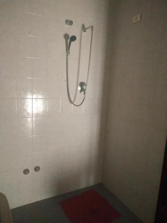 Shower in Hotel Peonia