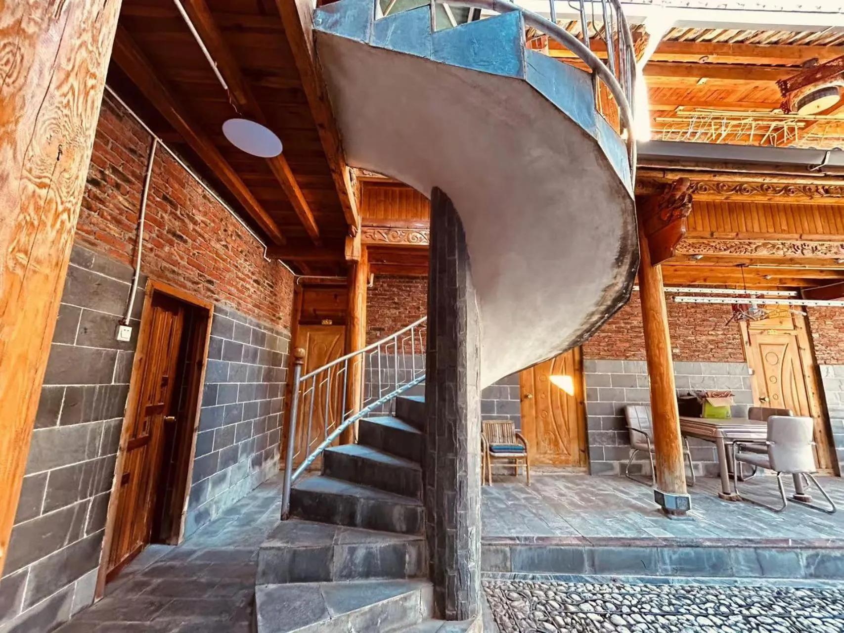 Property building in Tiger Leaping Gorge Sean’s Spring Guesthouse