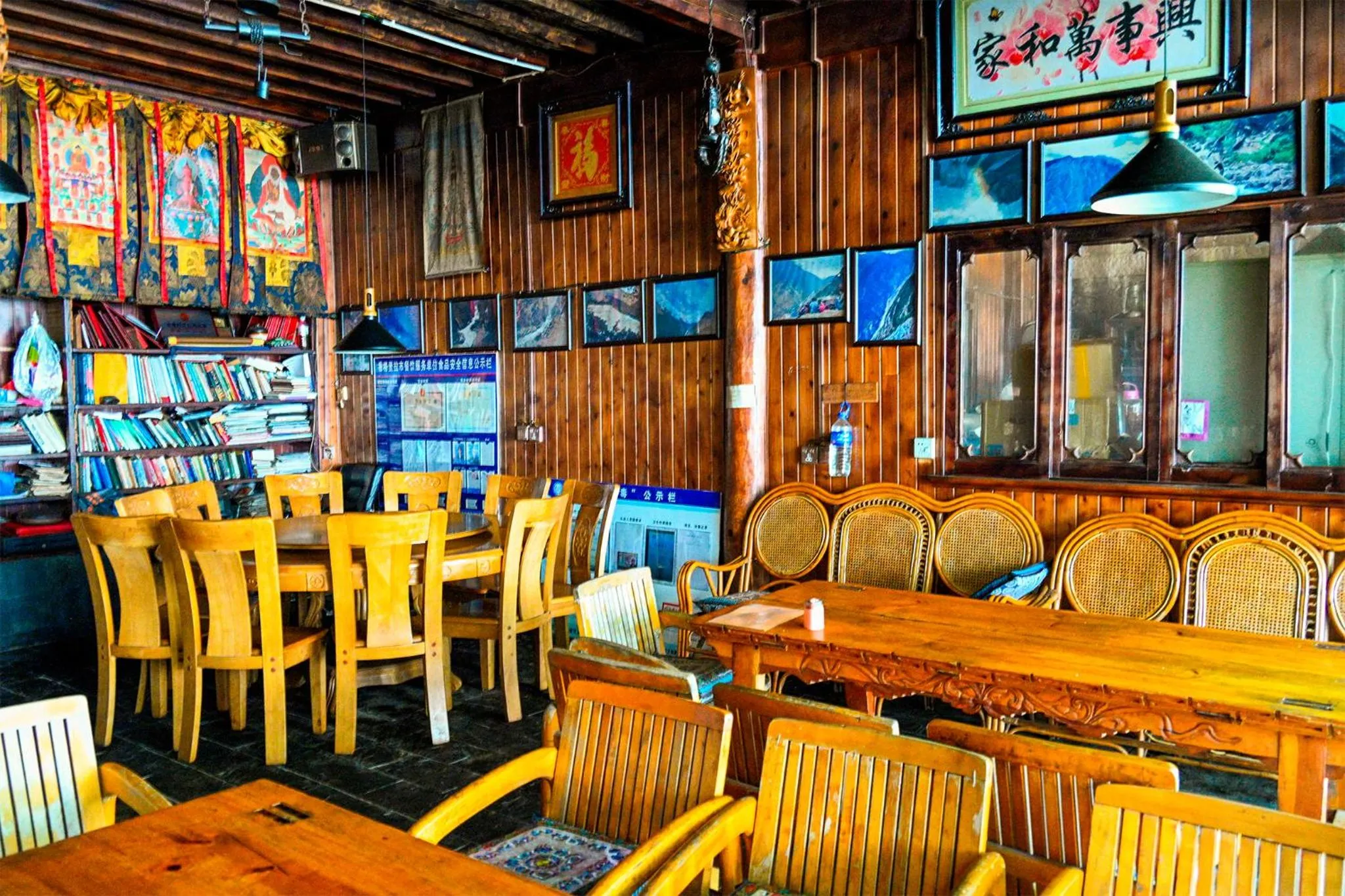 Lounge or bar in Tiger Leaping Gorge Sean’s Spring Guesthouse