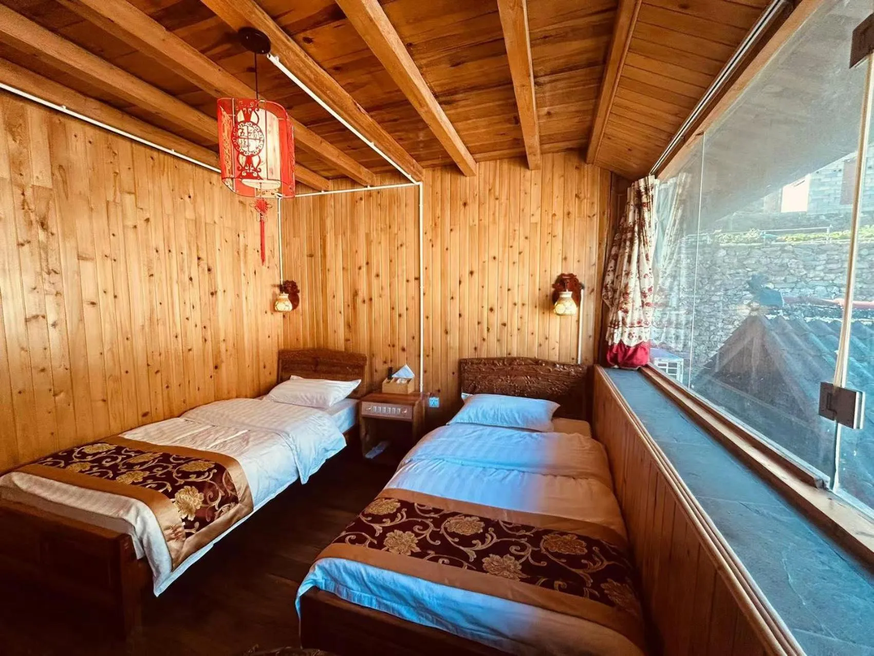 Bedroom in Tiger Leaping Gorge Sean’s Spring Guesthouse