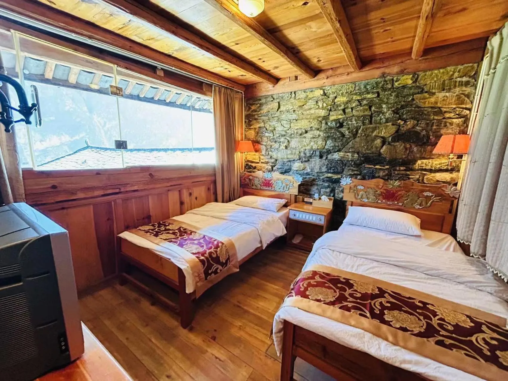 Bedroom in Tiger Leaping Gorge Sean’s Spring Guesthouse