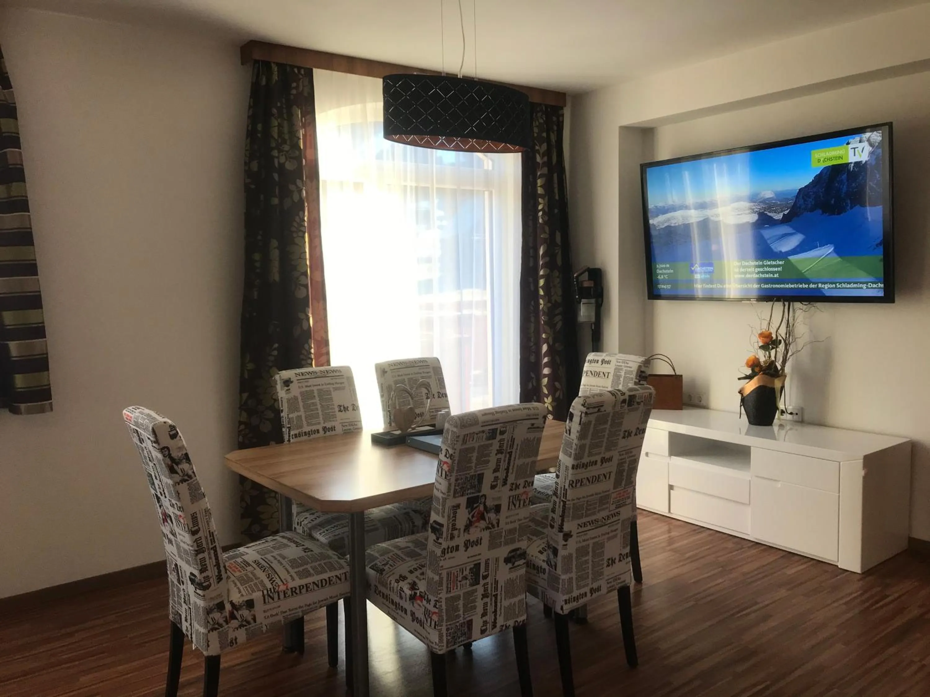 Communal lounge/ TV room in Hotel Erlebniswelt Stocker