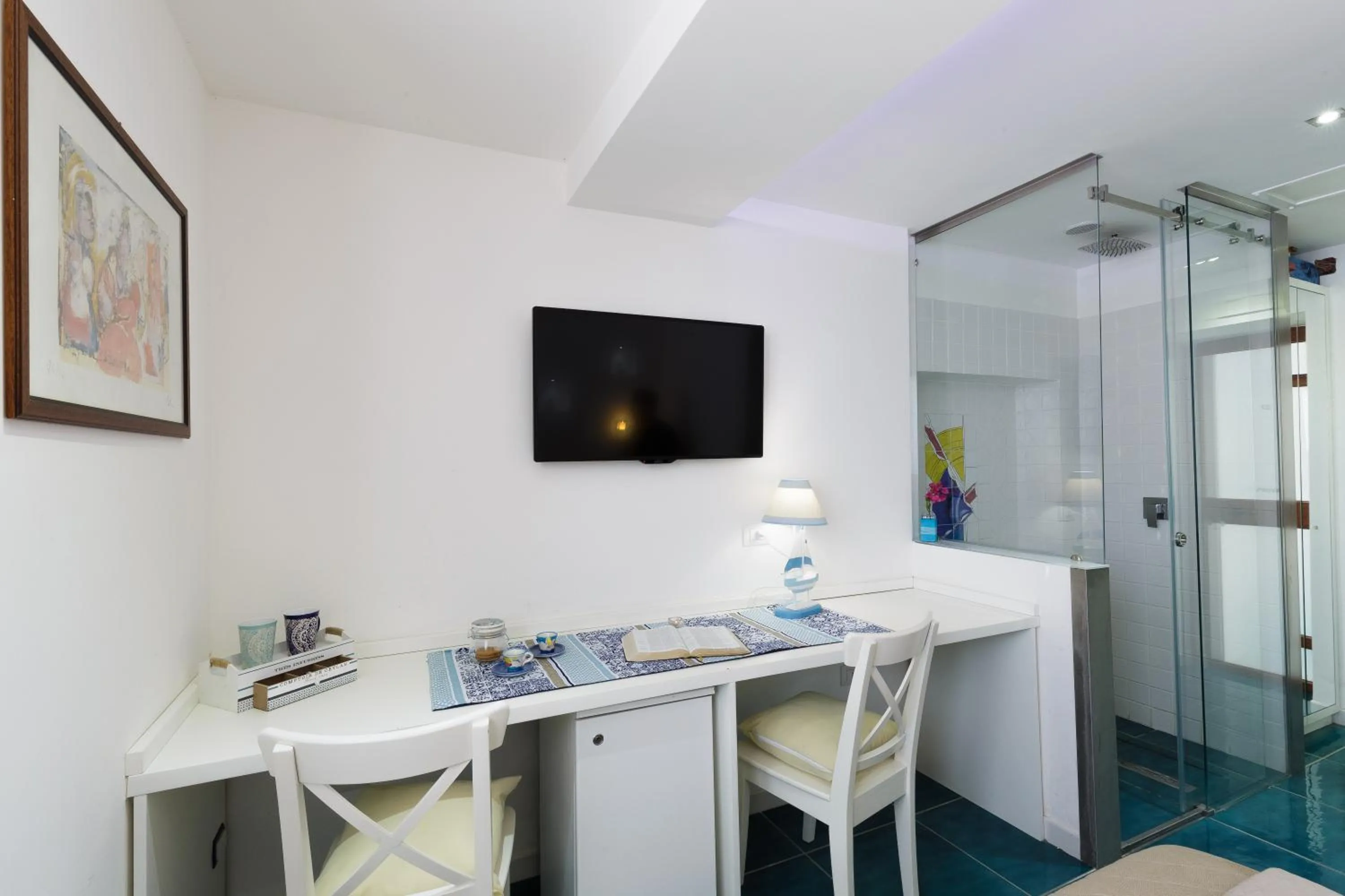 TV and multimedia in 14 Leoni